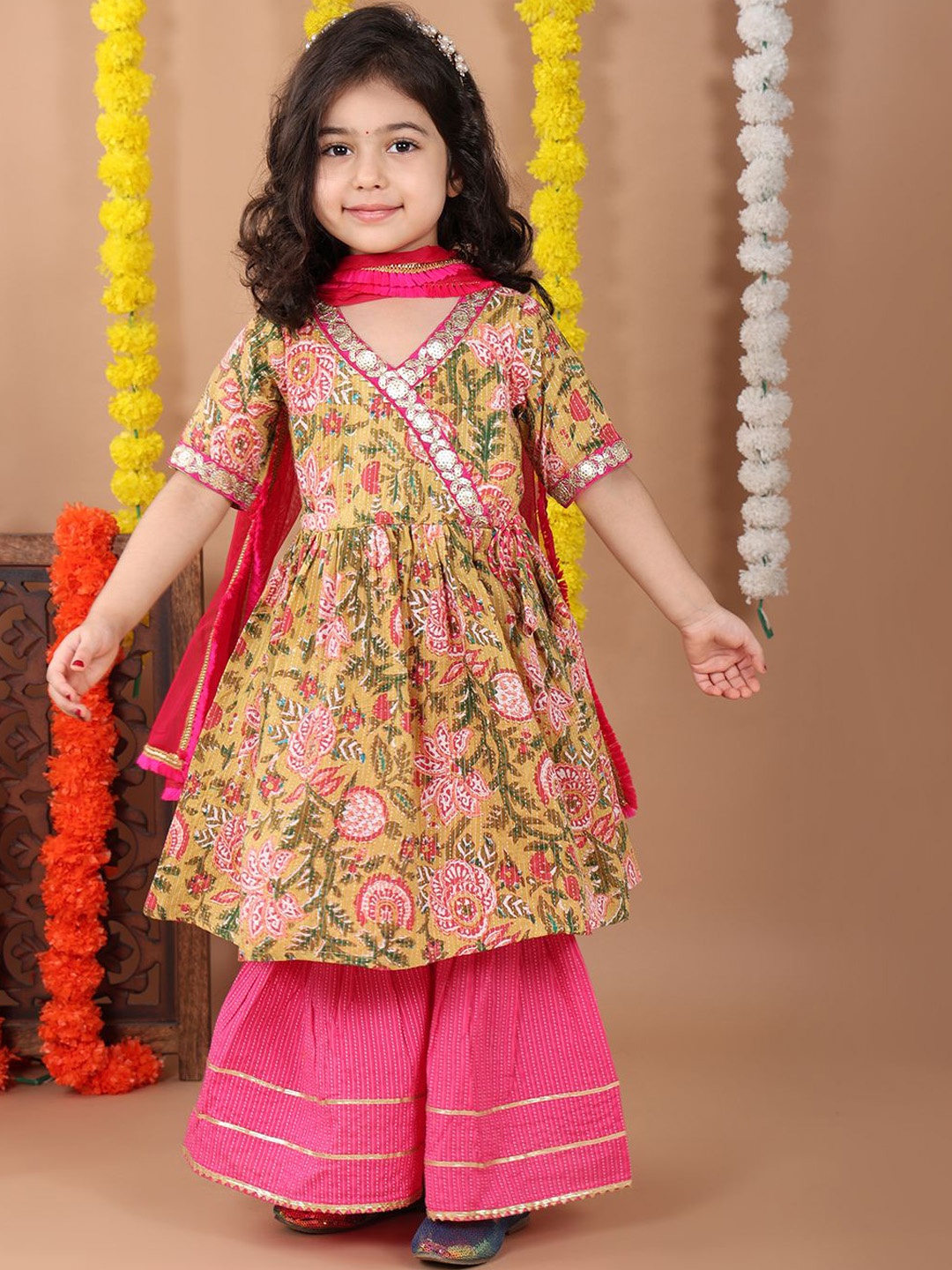 

Here&Now X Kinder Kids Girls Floral Printed Pure Cotton Kurta with Sharara Dupatta, Green