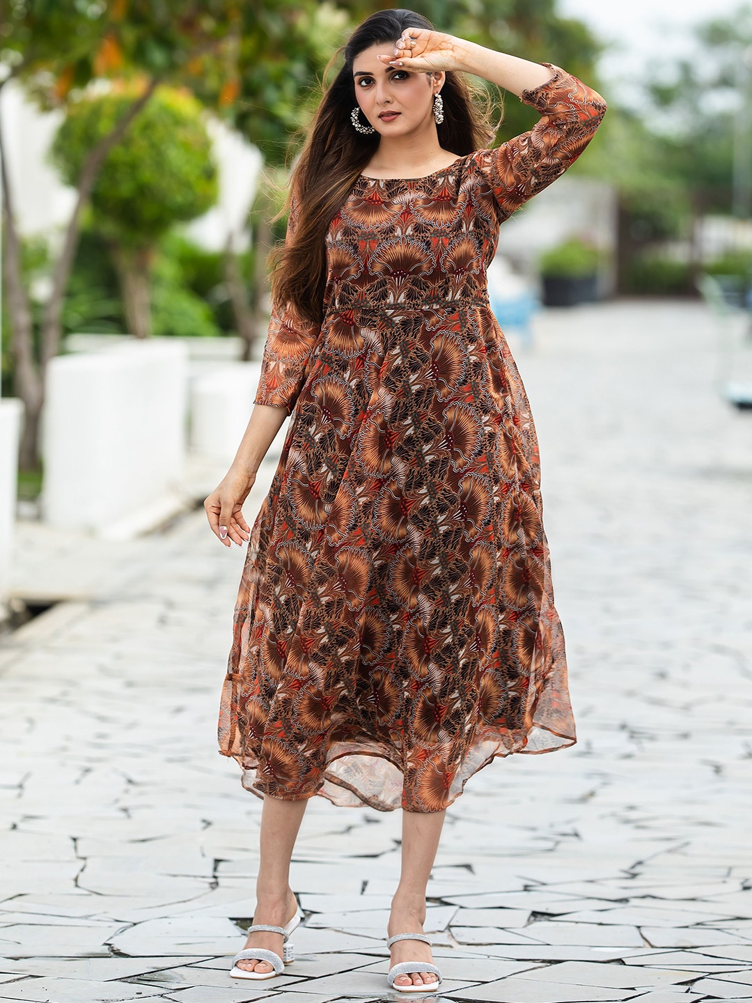 

FANTASY FAB Women Floral Printed Cold-Shoulder Sleeves Thread Work Kurta, Brown