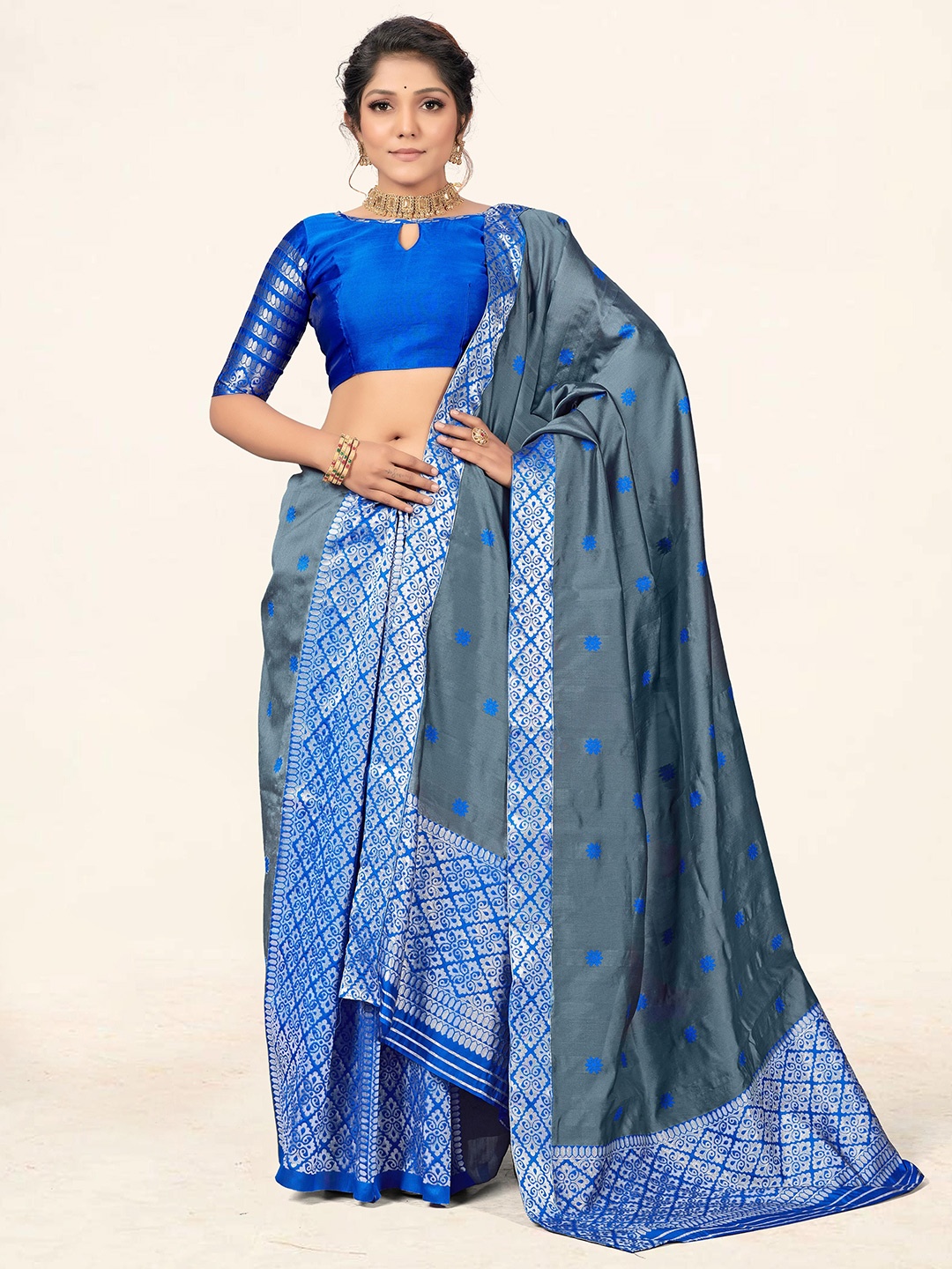 

Maroosh Woven Design Zari Saree, Grey