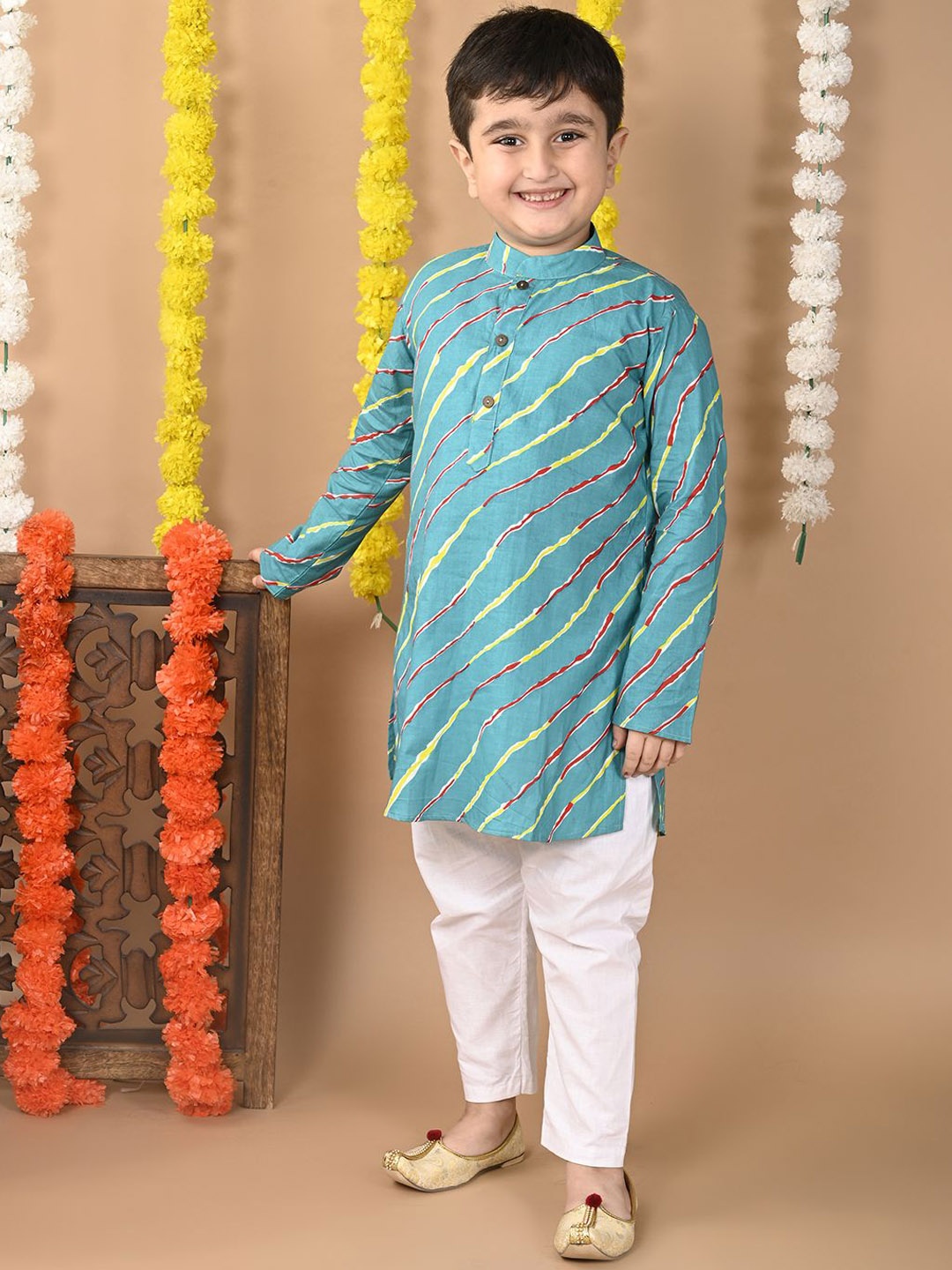 

Sangria Boys Leheriya Printed Mandarin Collar Pure Cotton Straight Kurta and Trouser, Blue