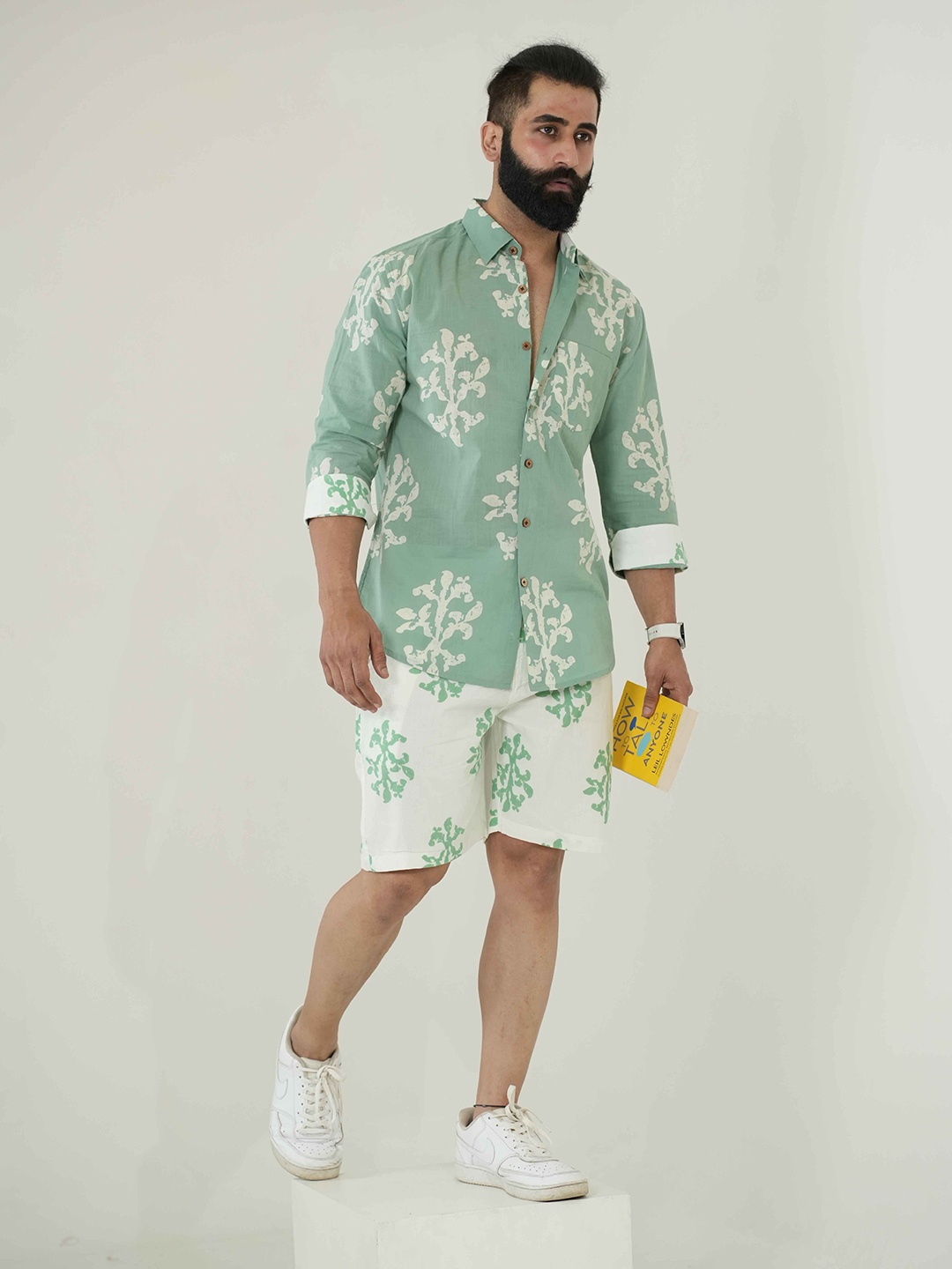 

OnlyMenGrooming Men Modern Spread Collar Conversational Printed Cotton Casual Shirt, Green