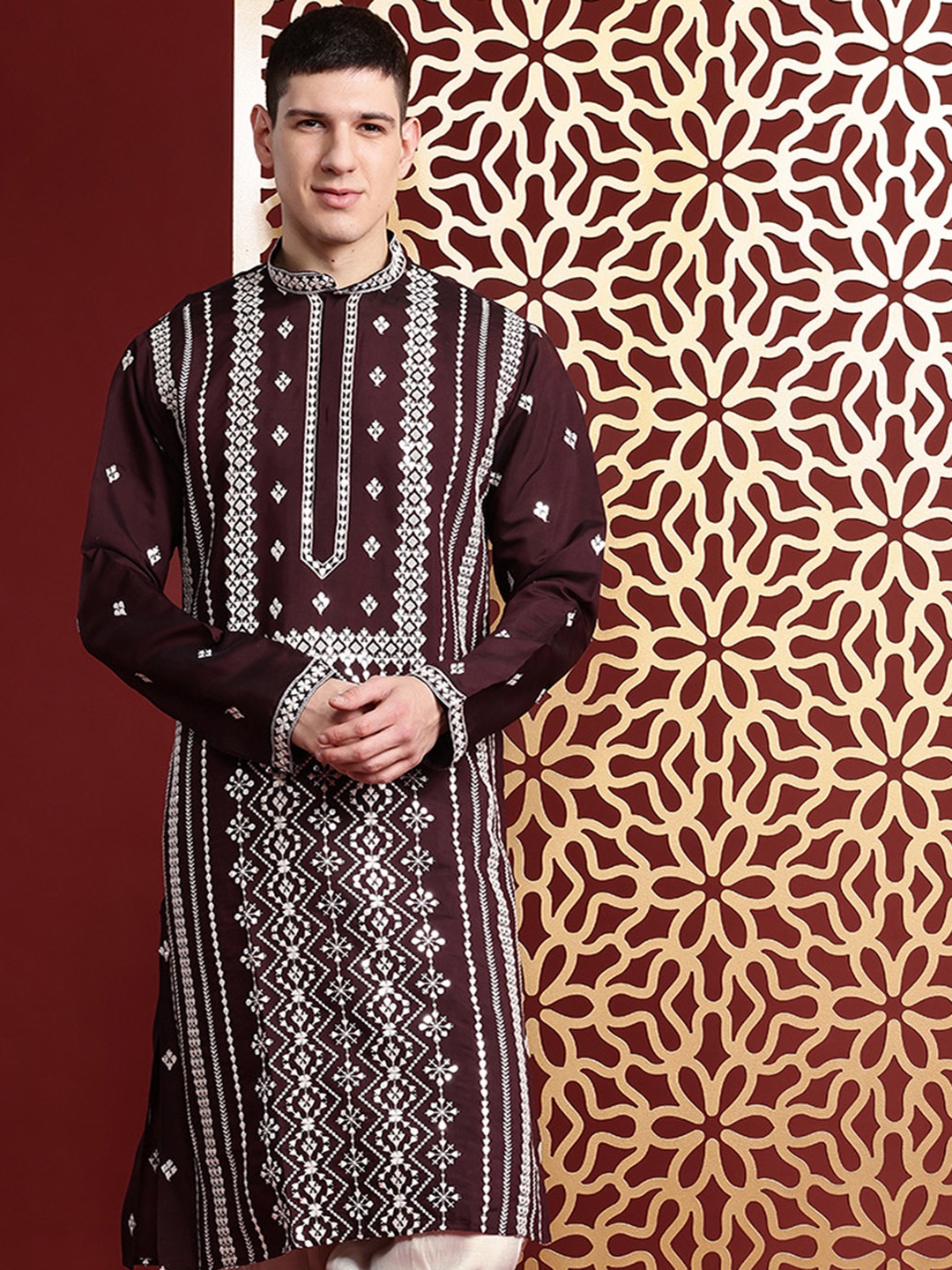 

MANQ Ethnic Motifs Embroidered Mandarin Collar Thread Work Straight Kurta, Burgundy