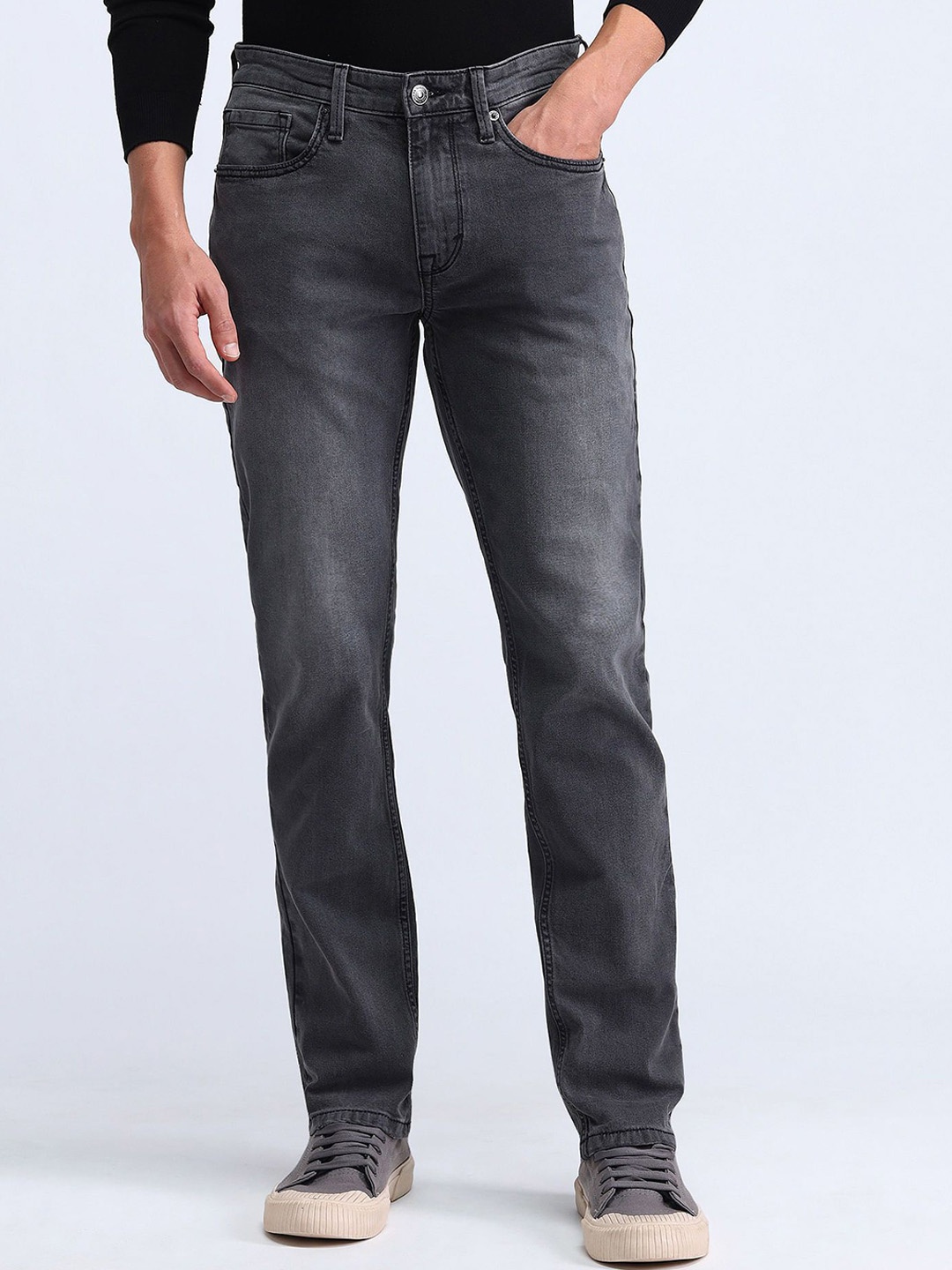 

Flying Machine Men Straight Fit Light Fade Cotton Stretchable Jeans, Black