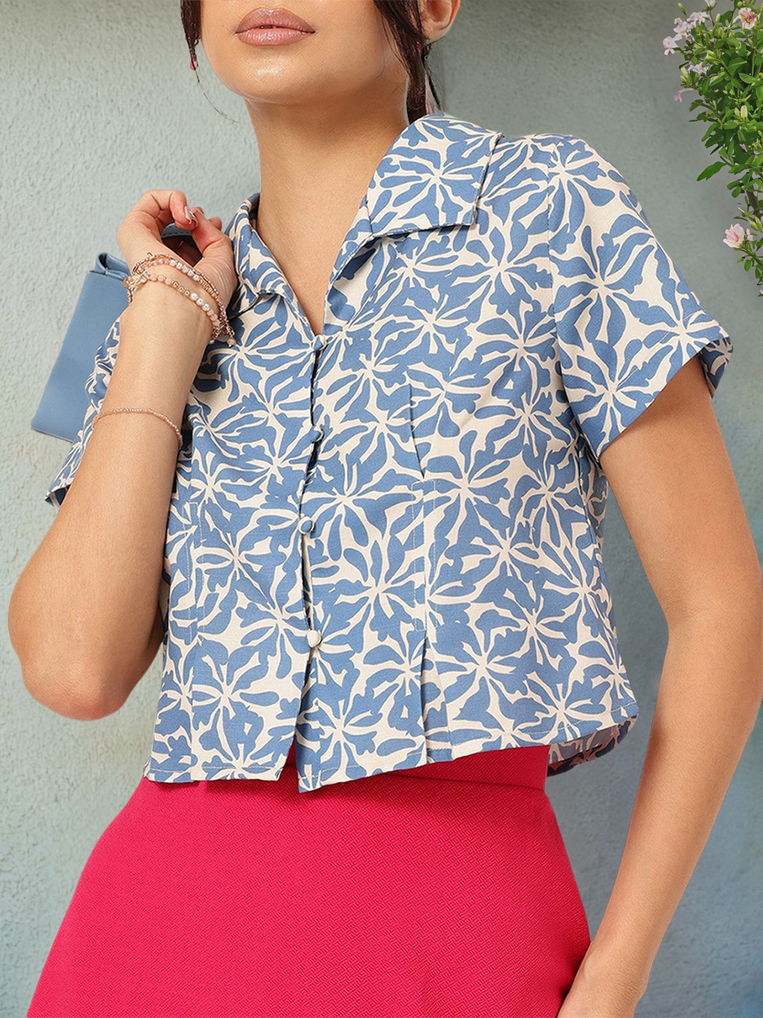 

DressBerry Floral Frenzy Shirt-Style Top, Blue