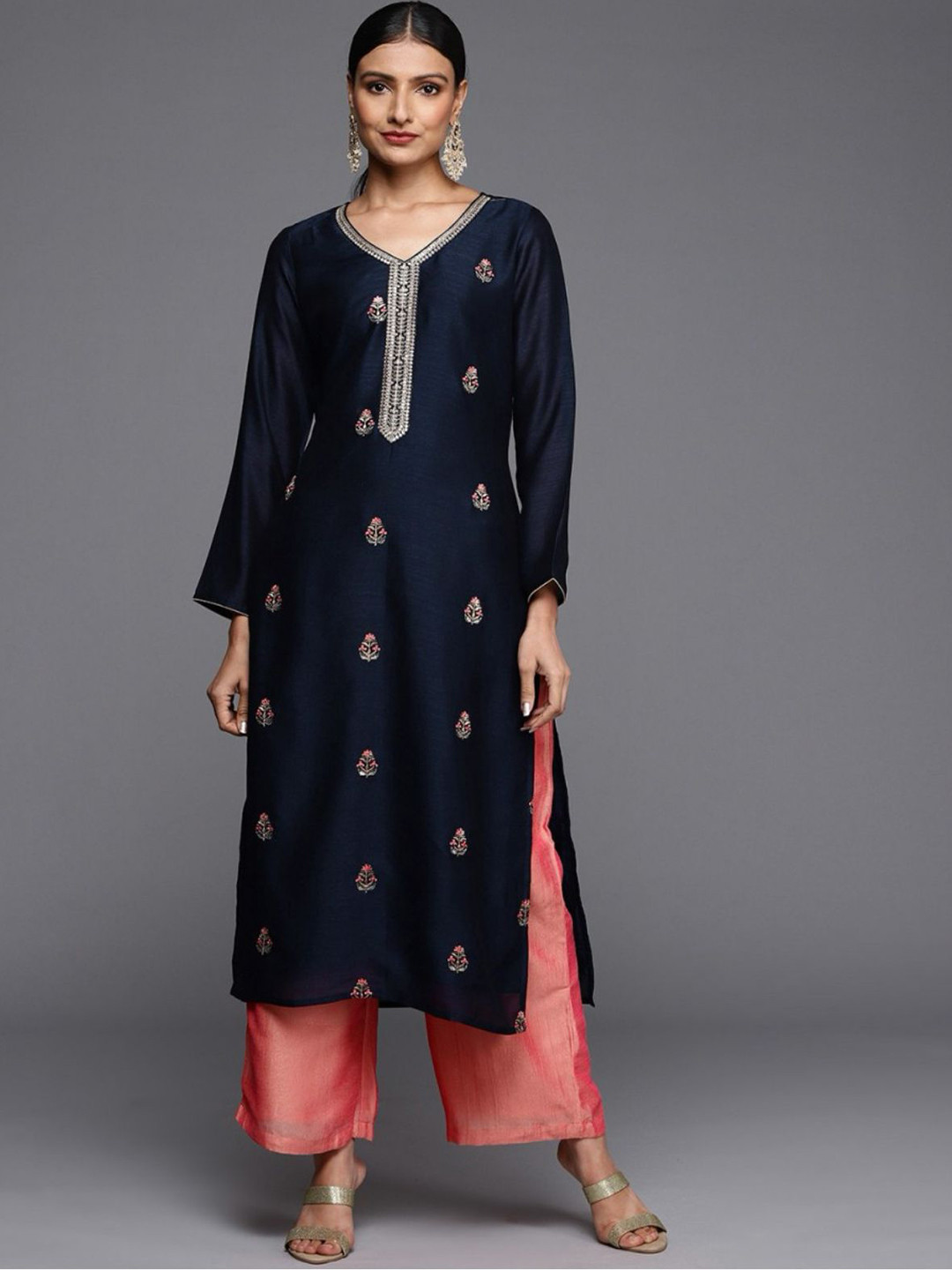 

RARE THREAD Women Floral Embroidered Regular Kurta with Palazzos, Blue