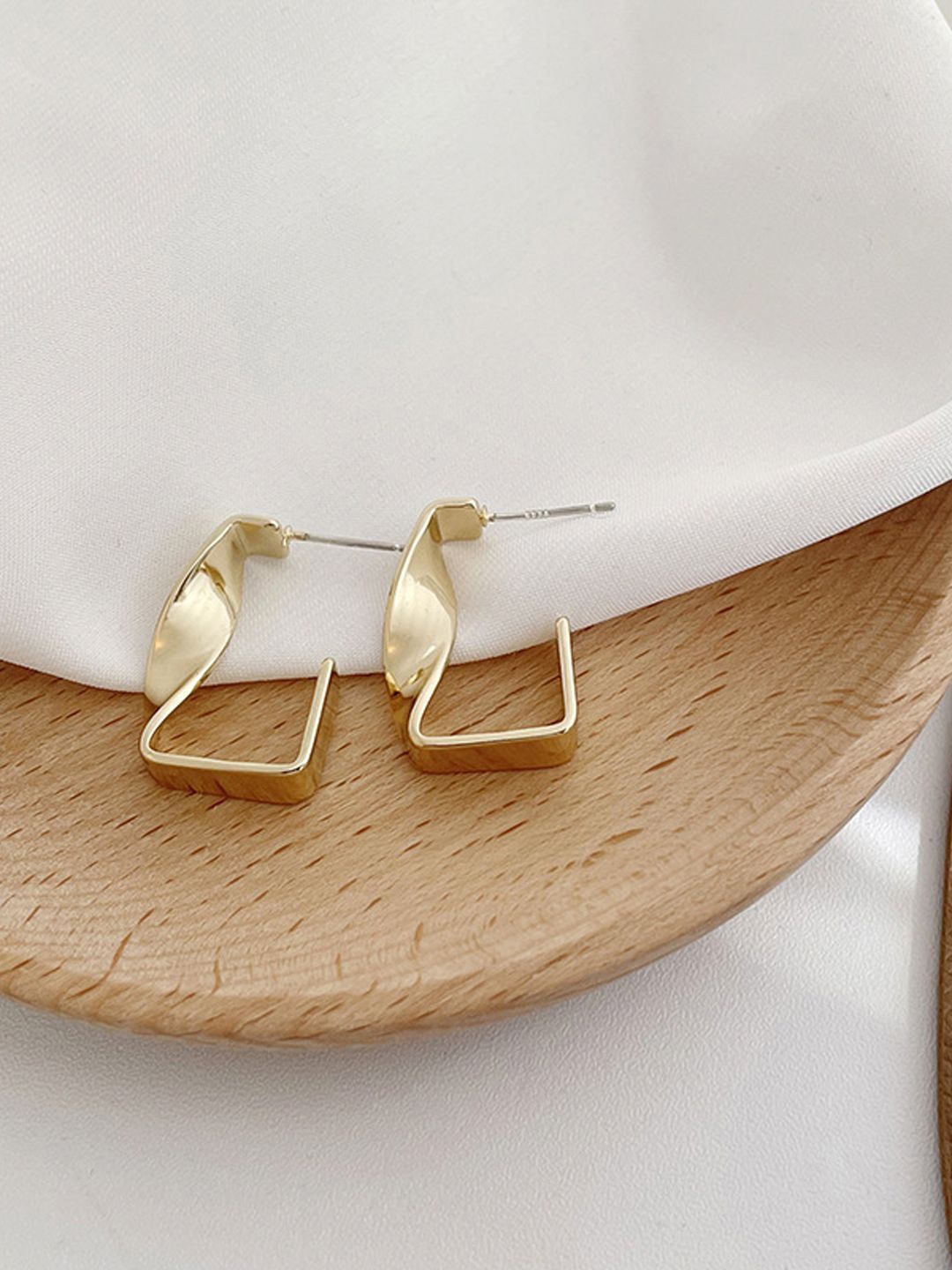 

Krelin Gold-Plated Stainless Steel Geometric Twisted Half Hoop Earrings