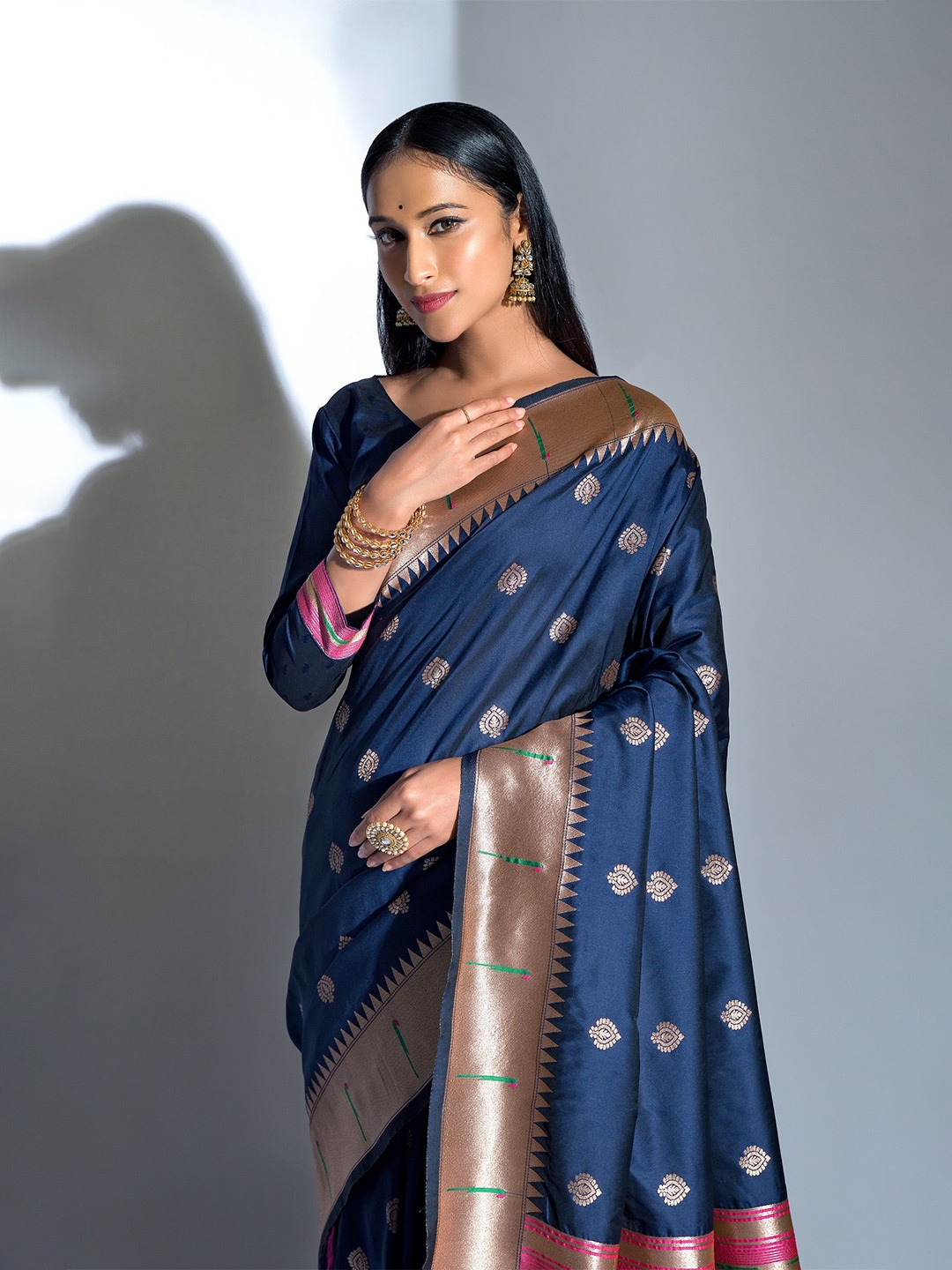 

Kandora Woven Design Zari Pure Silk Banarasi Saree, Navy blue