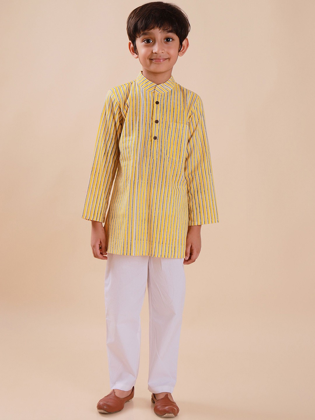 

Sangria Boys Printed Pure Cotton Kurta, Yellow