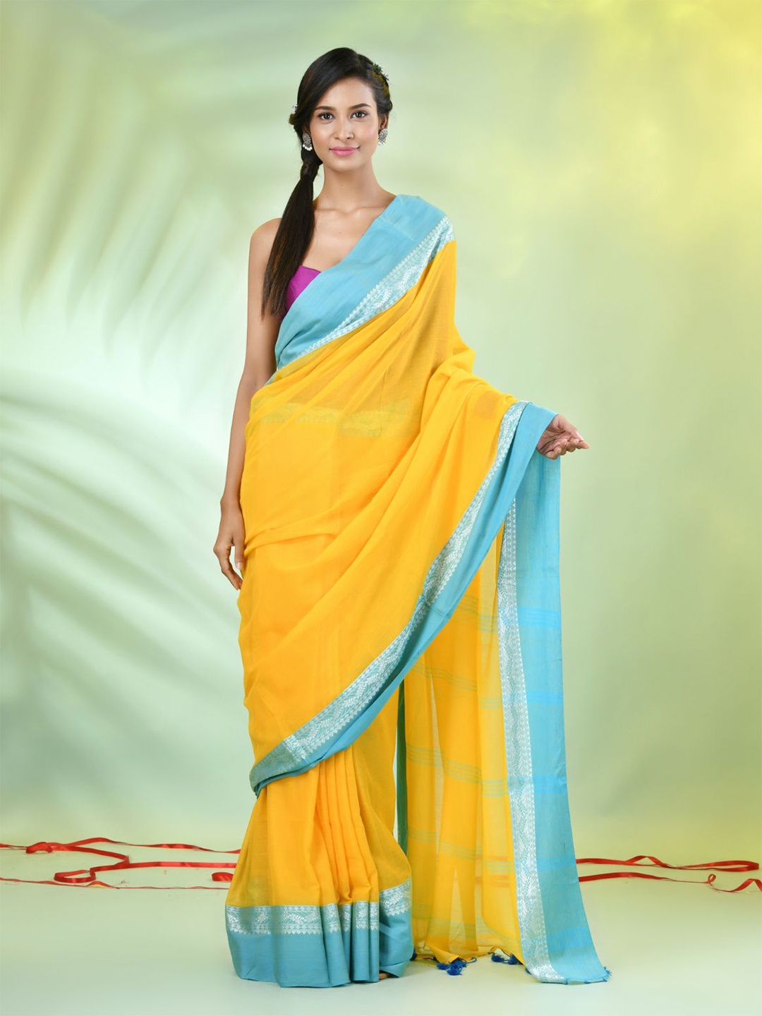 

Charukriti Solid Pure Cotton Festive Wear Saree, Yellow