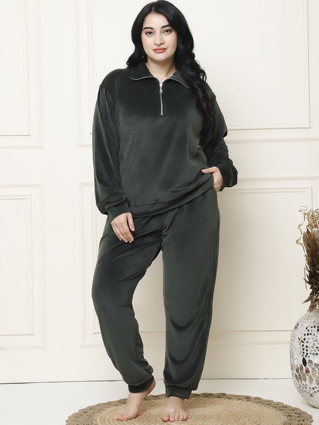 

TAG 7 Women Solid Night suit, Olive