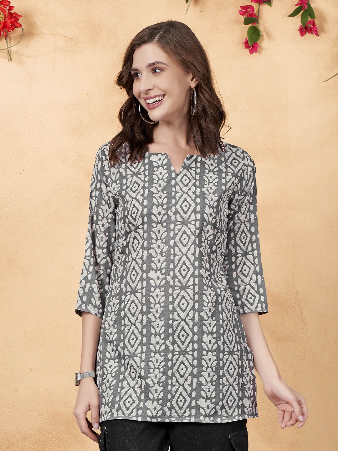 

Anouk Rustic Women Abstract Printed Pure Cotton Kurti, Grey