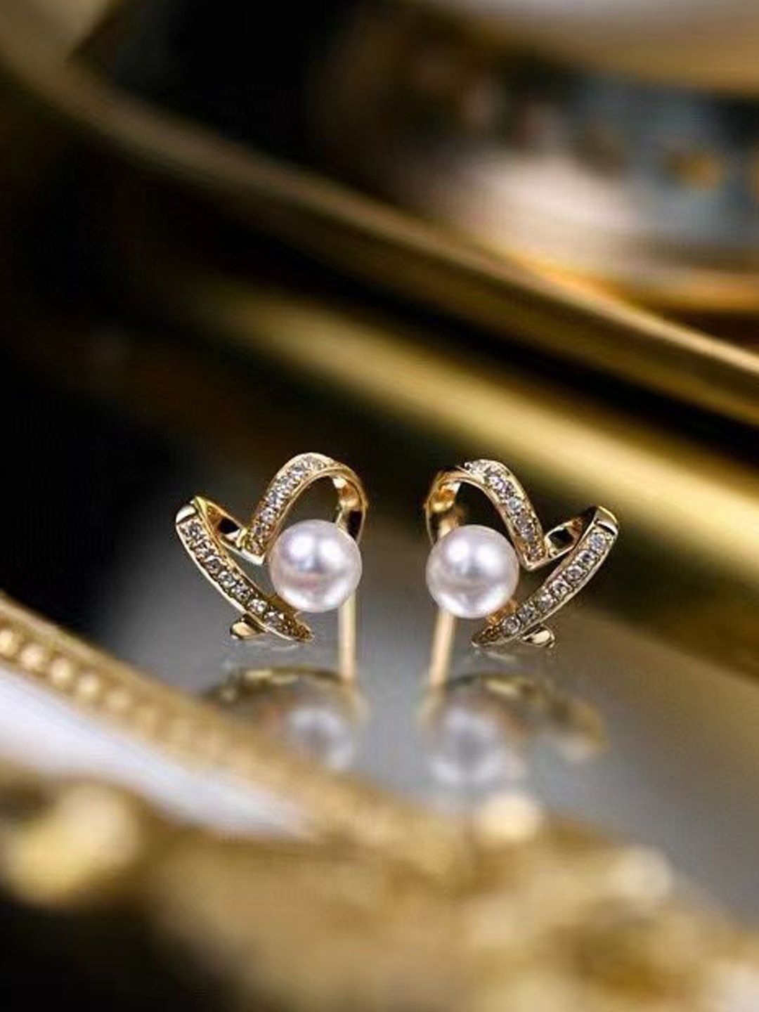 

VAGHBHATT Heart Shaped Studs Earrings, Gold