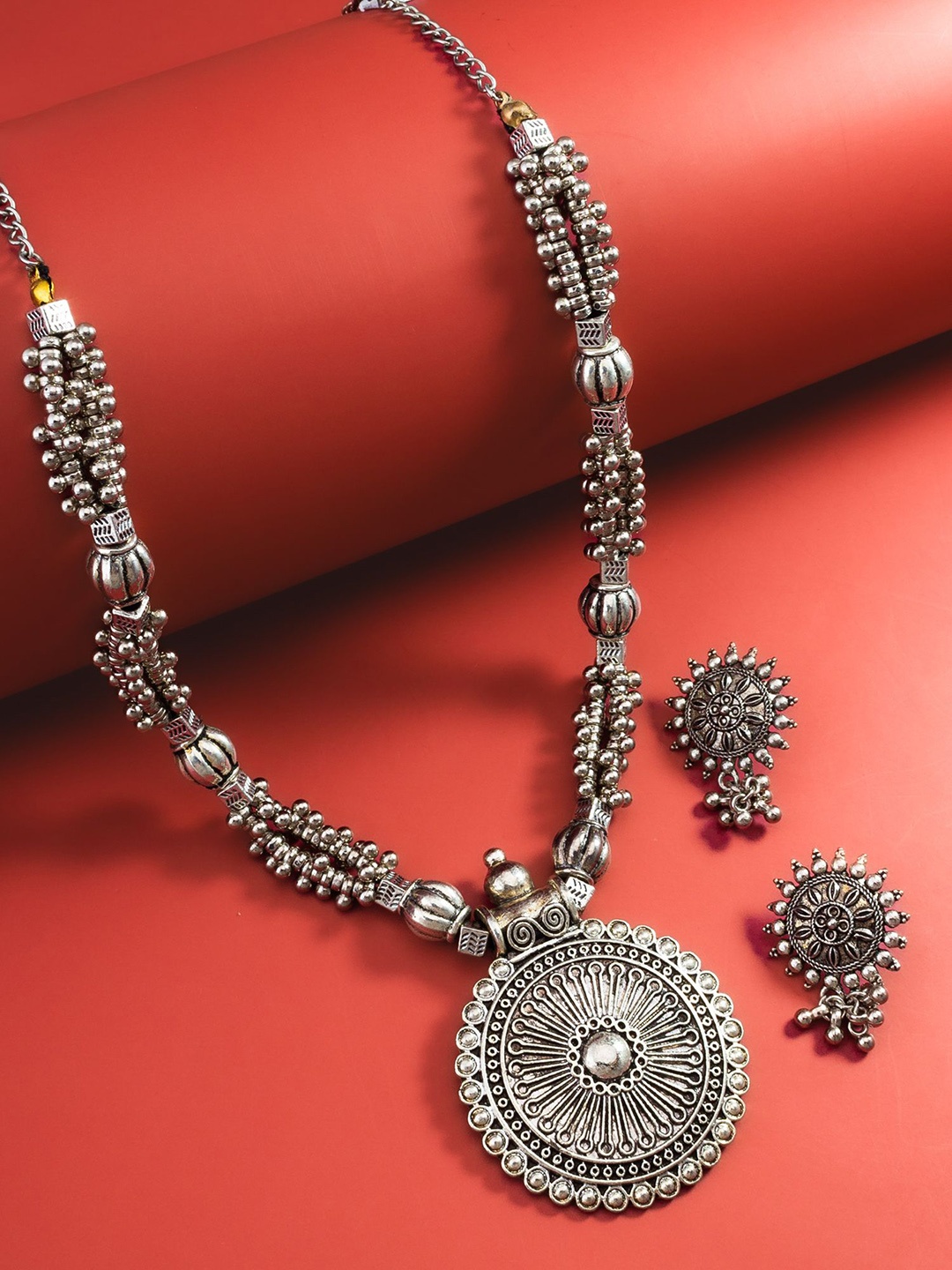 

aadita Silver Oxidised Jewellery Set