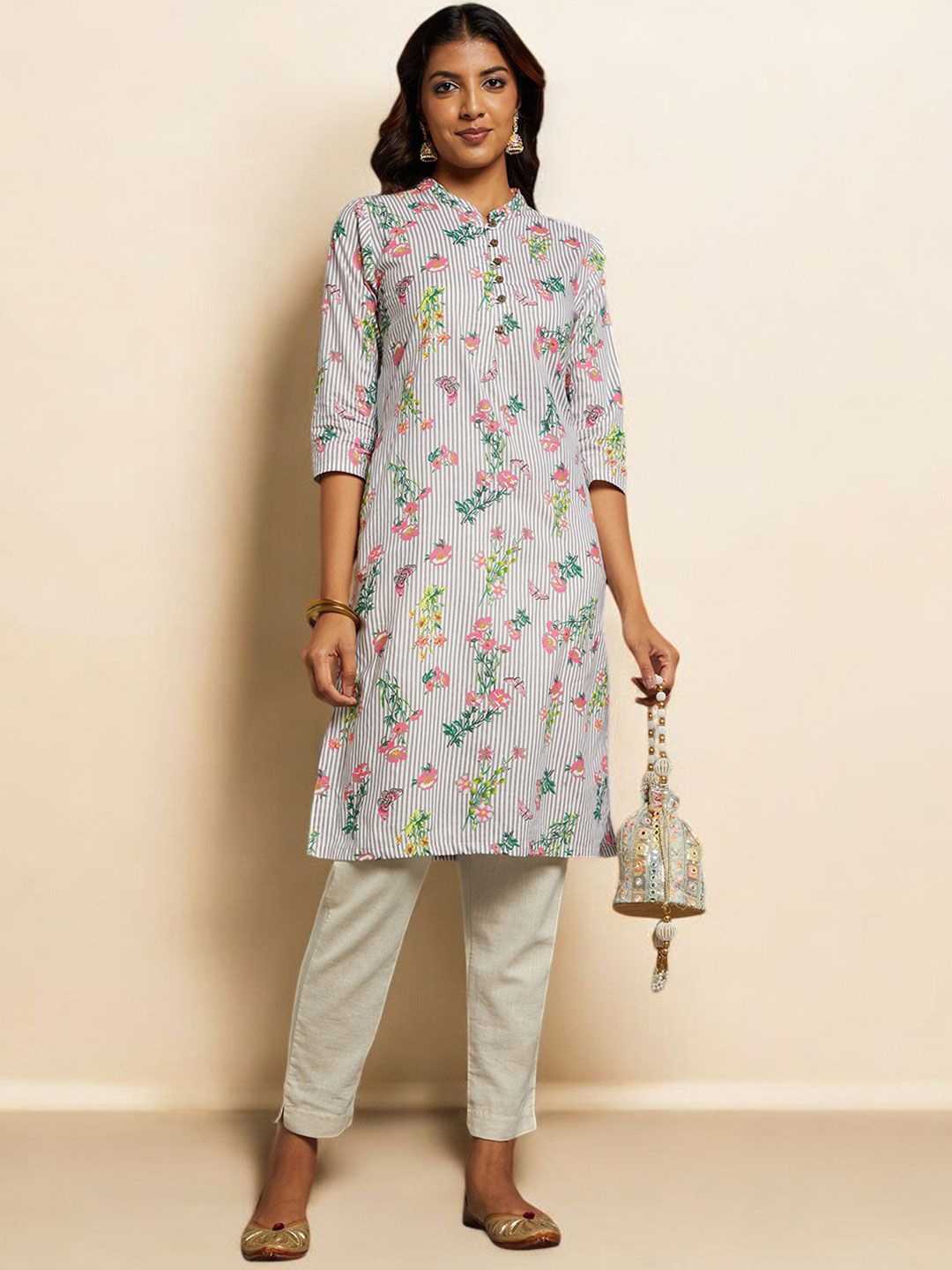 

Chandbaali Floral Printed Mandarin Collar Pure Cotton Straight Kurta, Grey