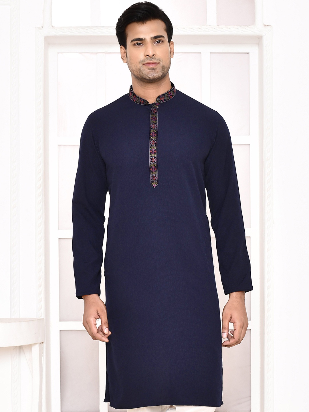 

MAAHI FABS Men Thread Work Kurta, Blue