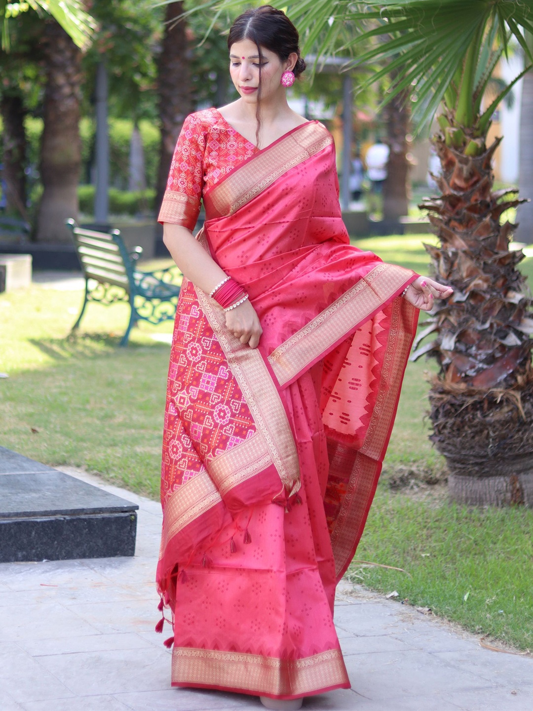 

Kandora Bandhani Zari Pure Silk Tussar Saree, Pink
