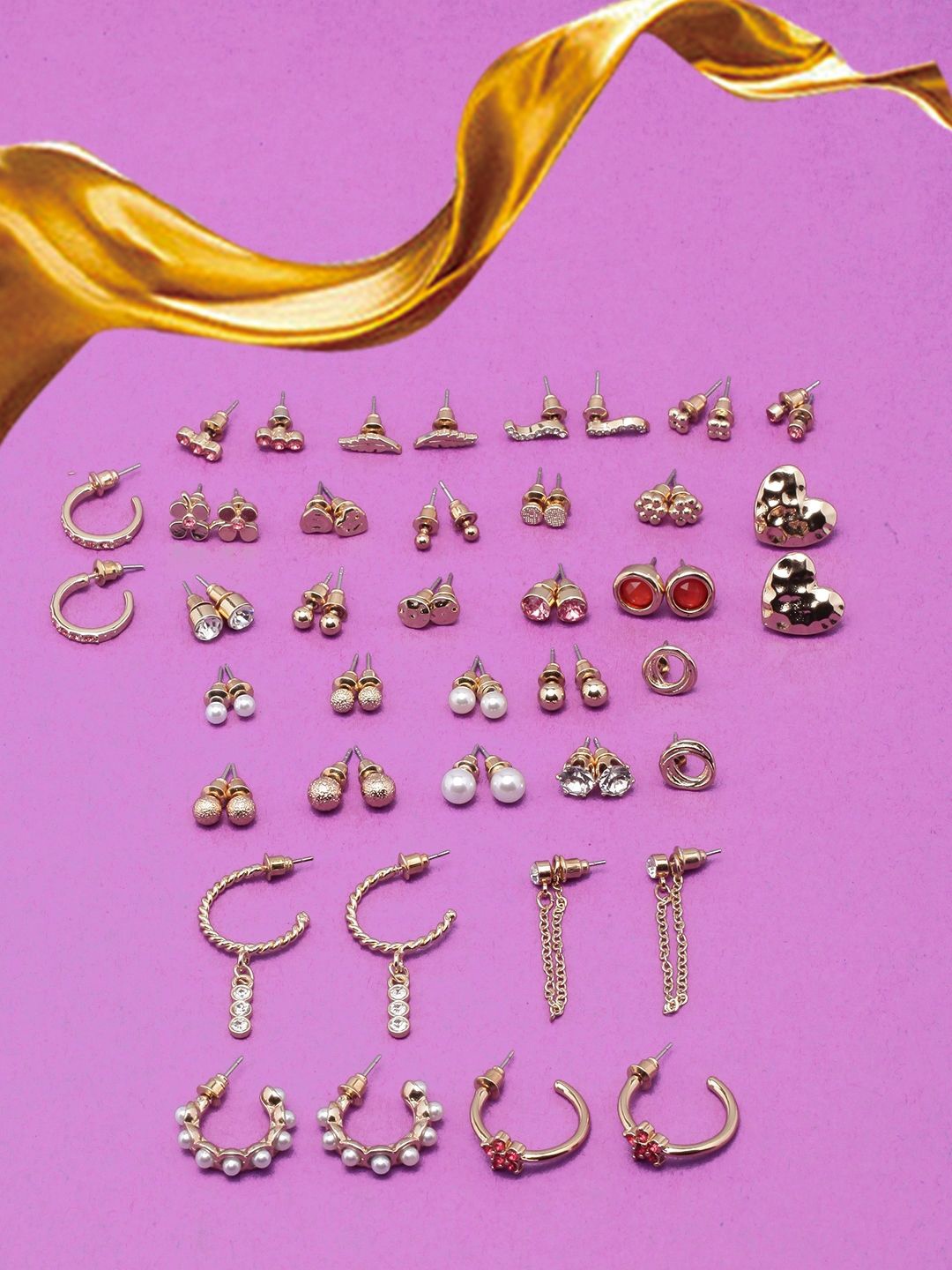 

KPOP Set Of 30 Gold-Plated Rhinestone Stud