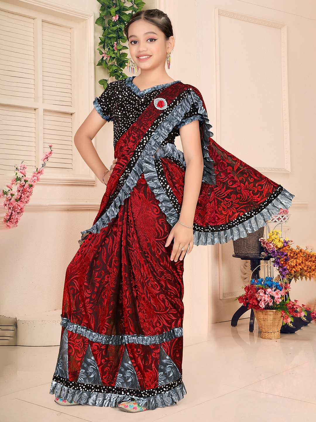 

HARPITA Floral Sequinned Ready to Wear Saree, Red