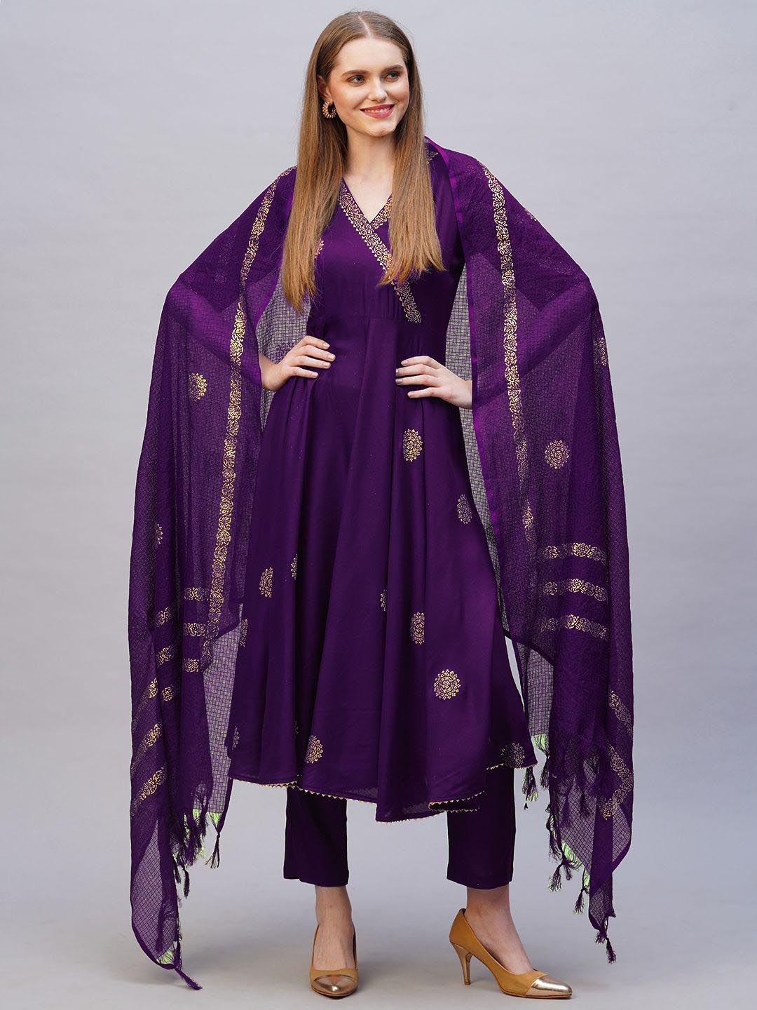 

GoSriKi Ethnic Motifs Printed Three-Quarter Sleeves Anarkali Kurta & Trousers With Dupatta, Purple