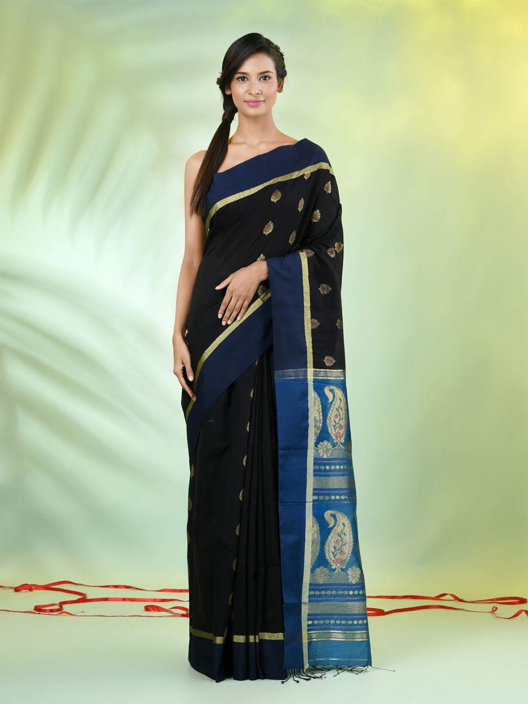 

Charukriti Woven Design Zari Saree, Black