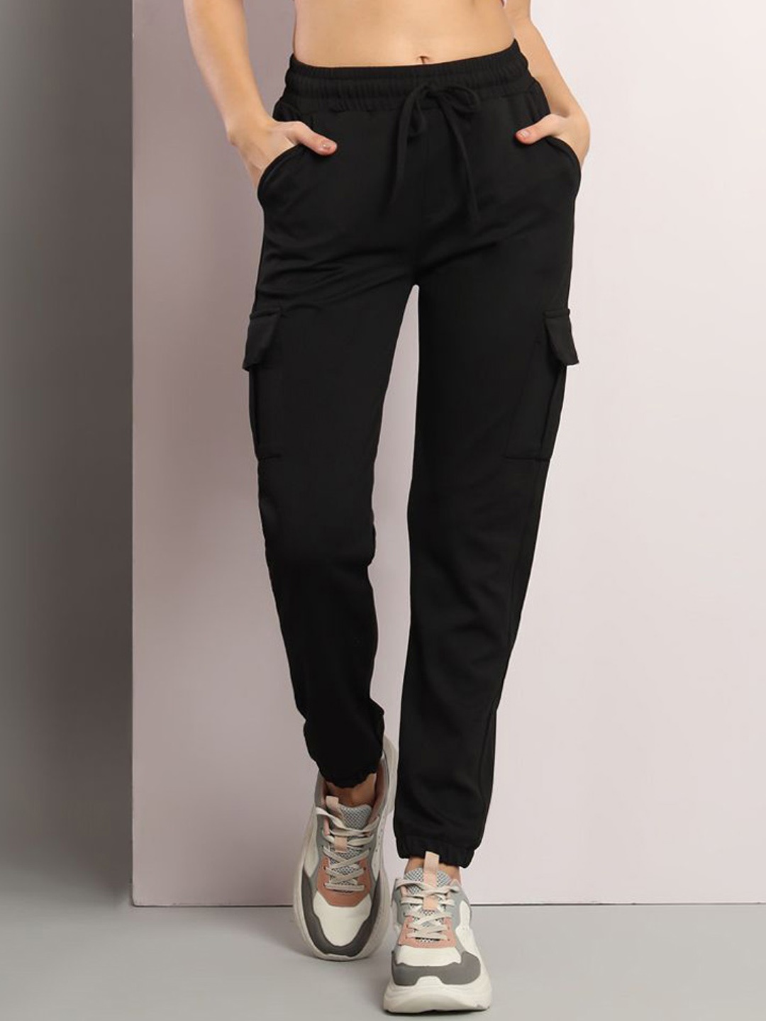 

Q-rious Women Joggers Trousers, Black