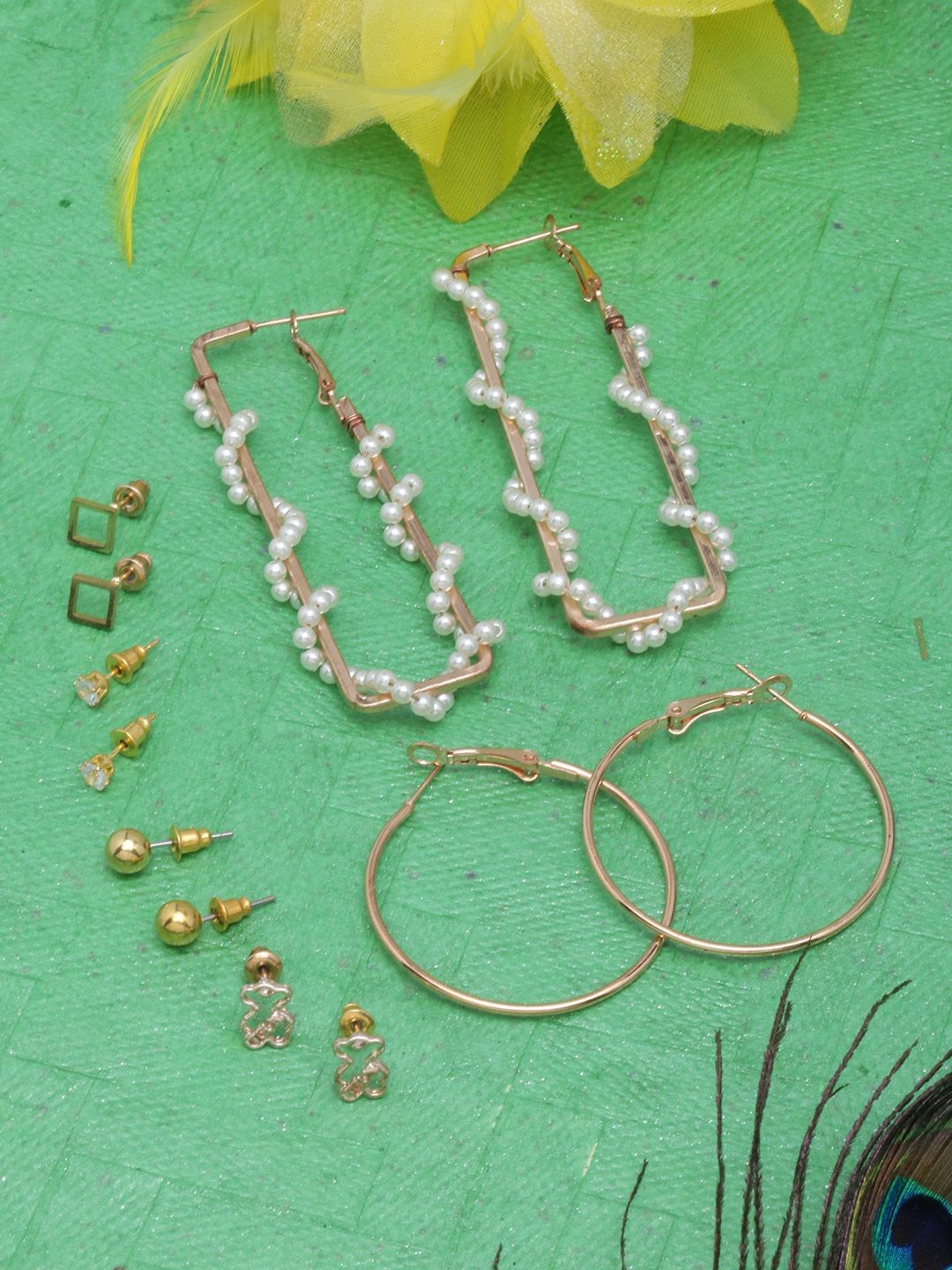 

KPOP Set Of 6 Gold Plated Beaded Contemporary Studs