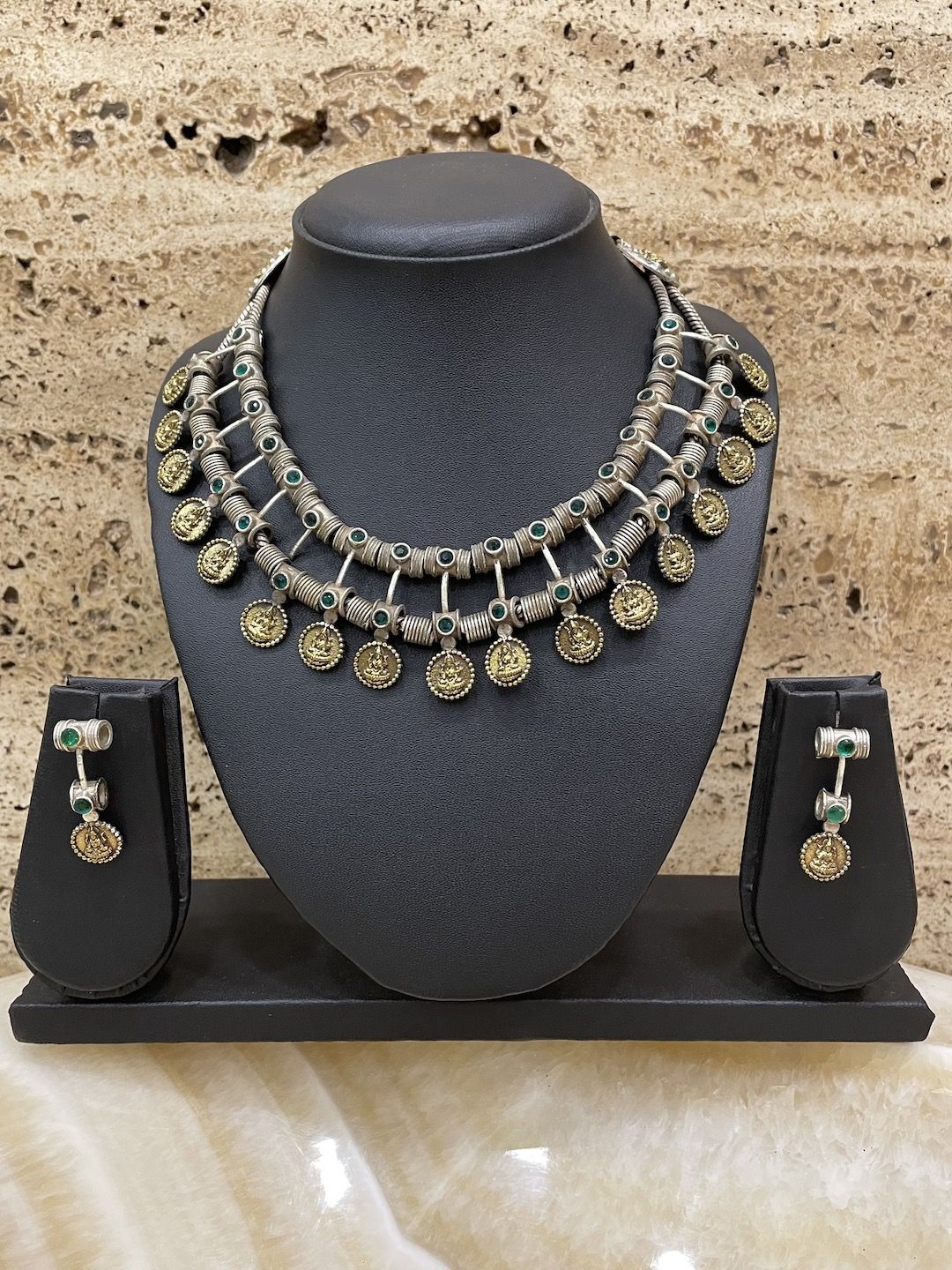 

Digital Dress Room Silver Plated Stone Studded Jewellery Set