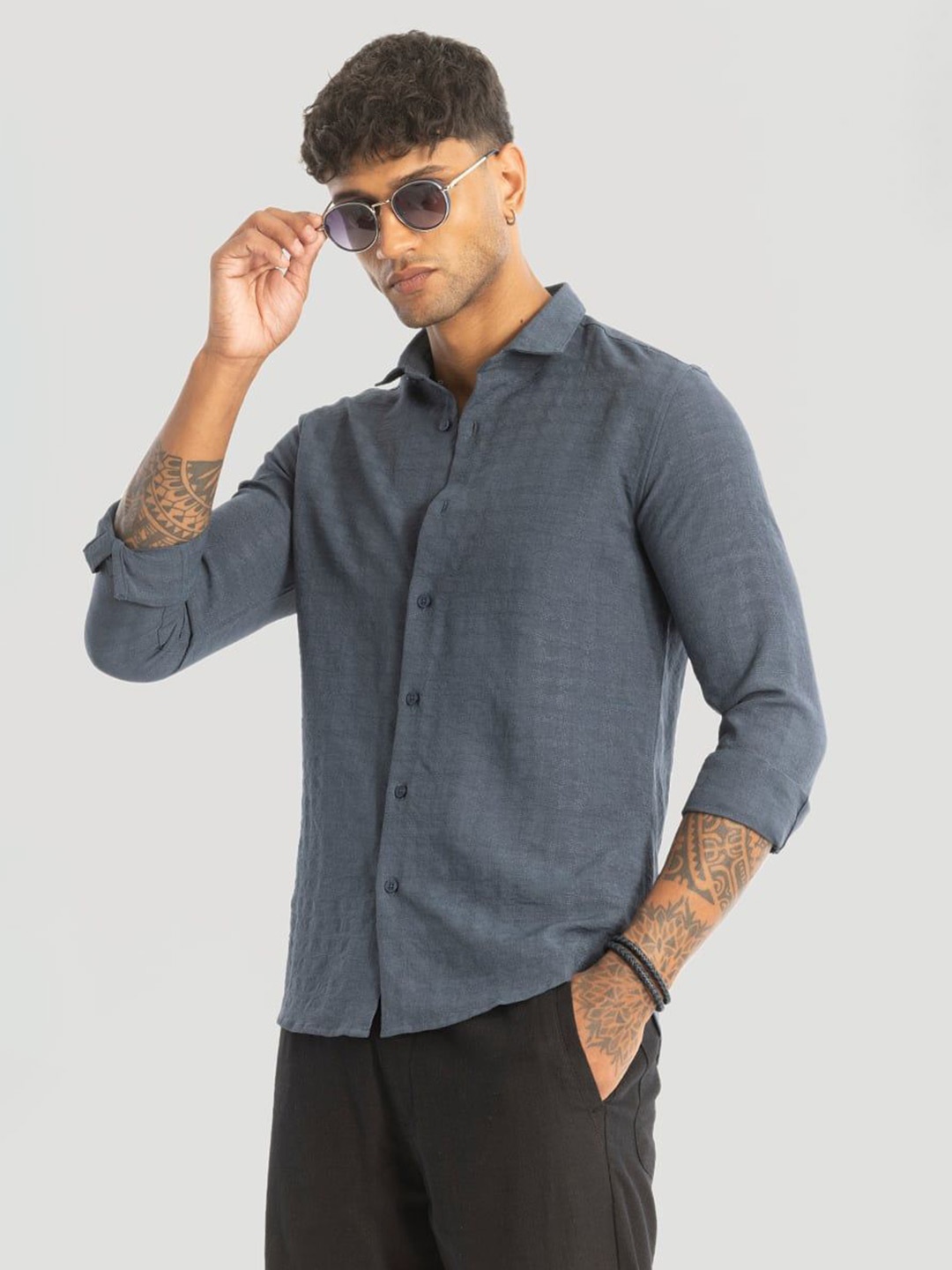 

Snitch Men Smart Spread Collar Solid Casual Shirt, Grey