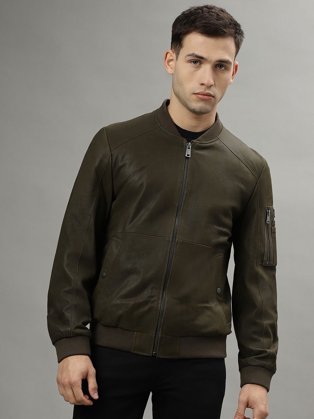 

Iconic Men Mandarin Collar Bomber Jacket, Olive