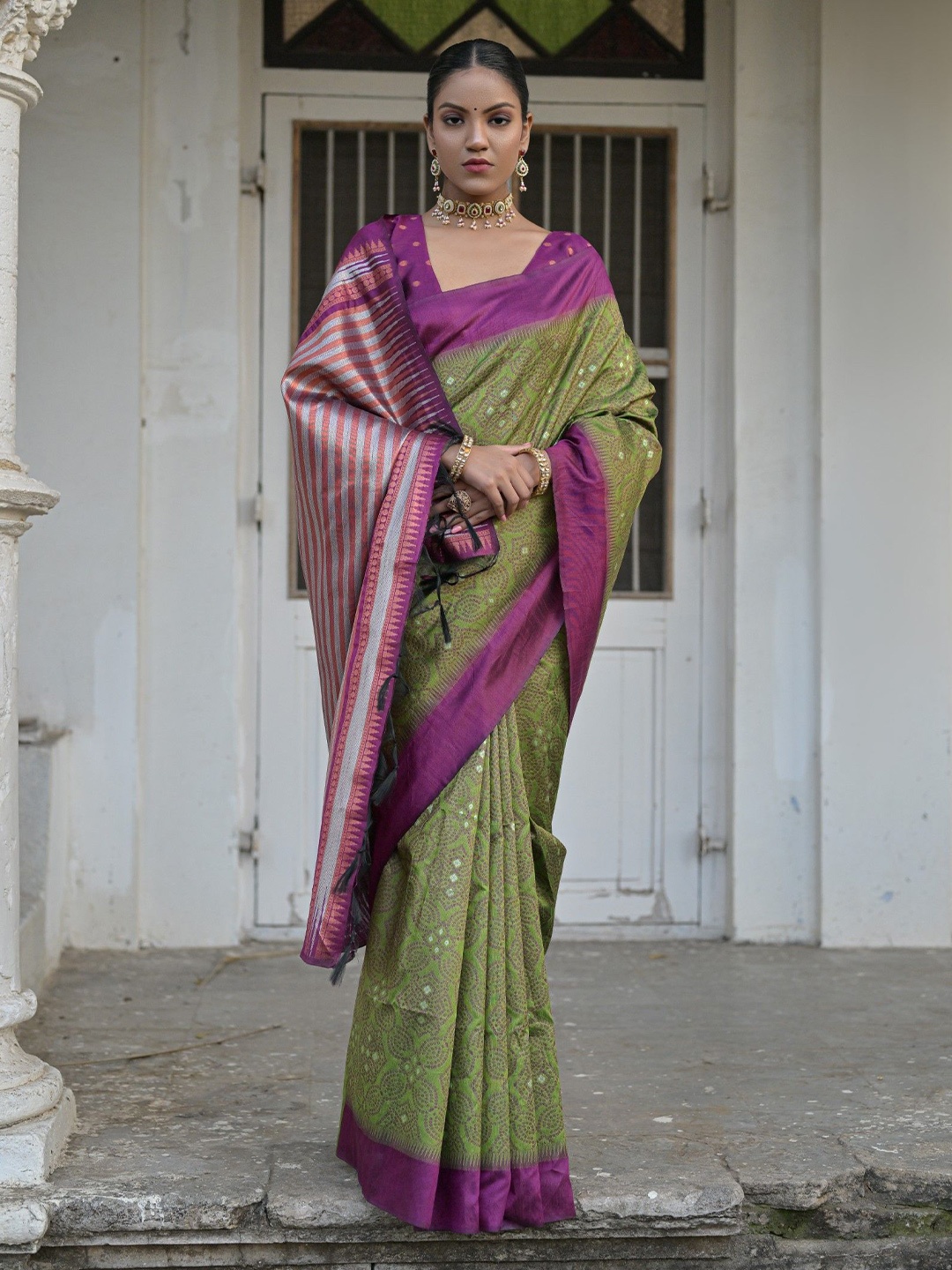 

Kandora Woven Design Zari Pure Silk Saree, Green