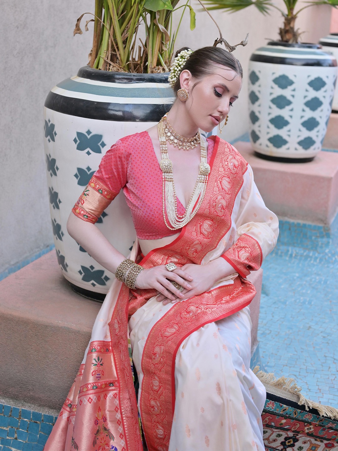 

Kandora Woven Design Zari Pure Silk Banarasi Saree, Beige