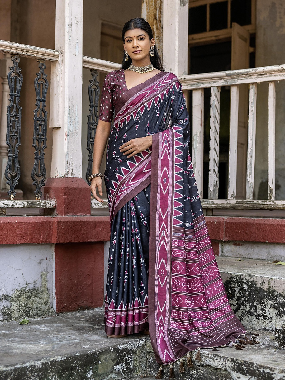 

Kandora Woven Design Pure Silk Tussar Saree, Black