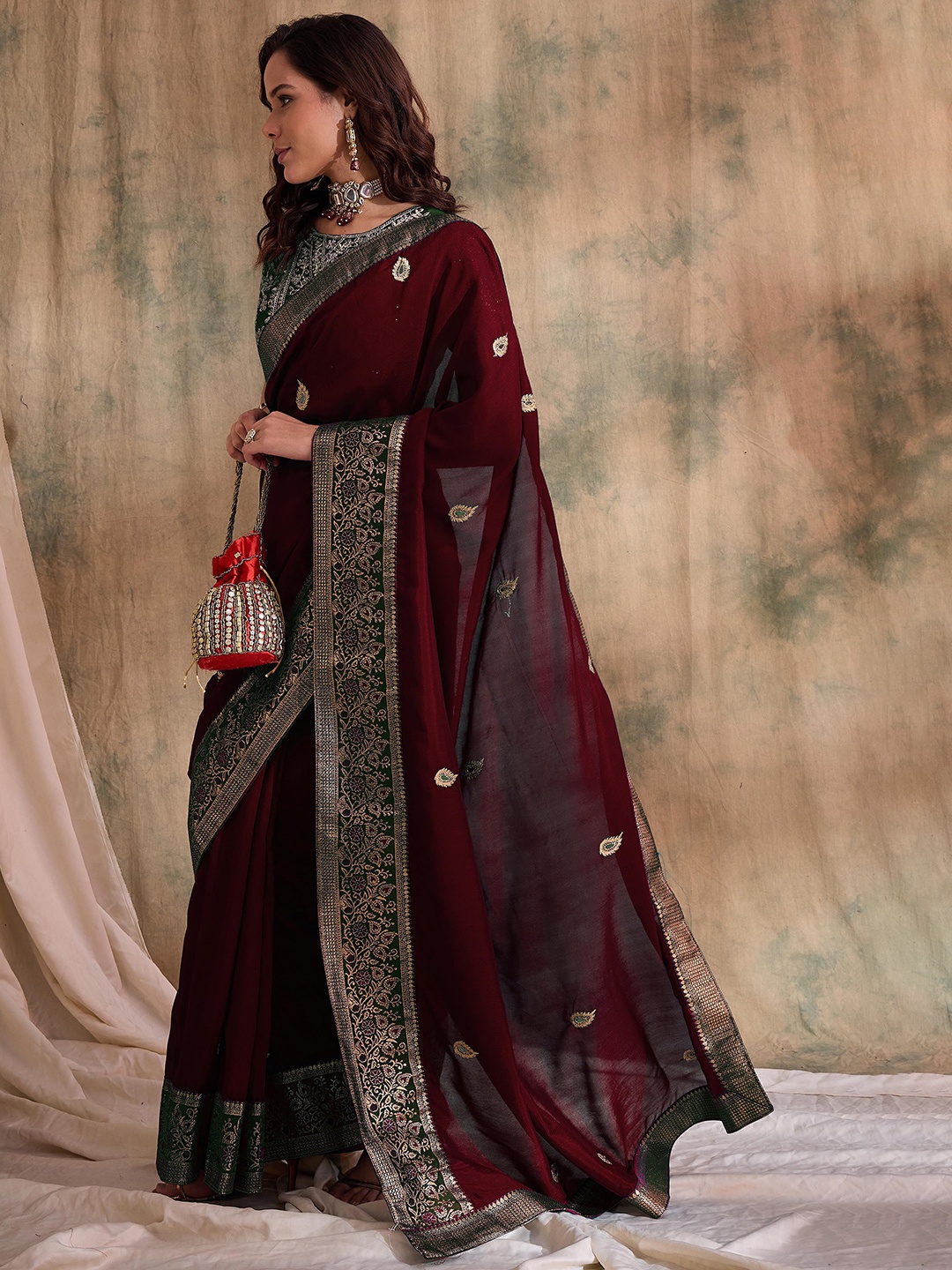 

Sangria Floral Embroidered Saree, Maroon