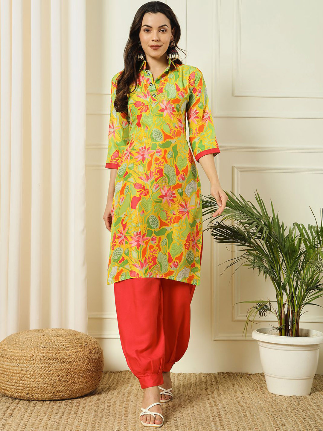 

Ekta Textiles Women Floral Printed Regular Kurti with Patiala, Green