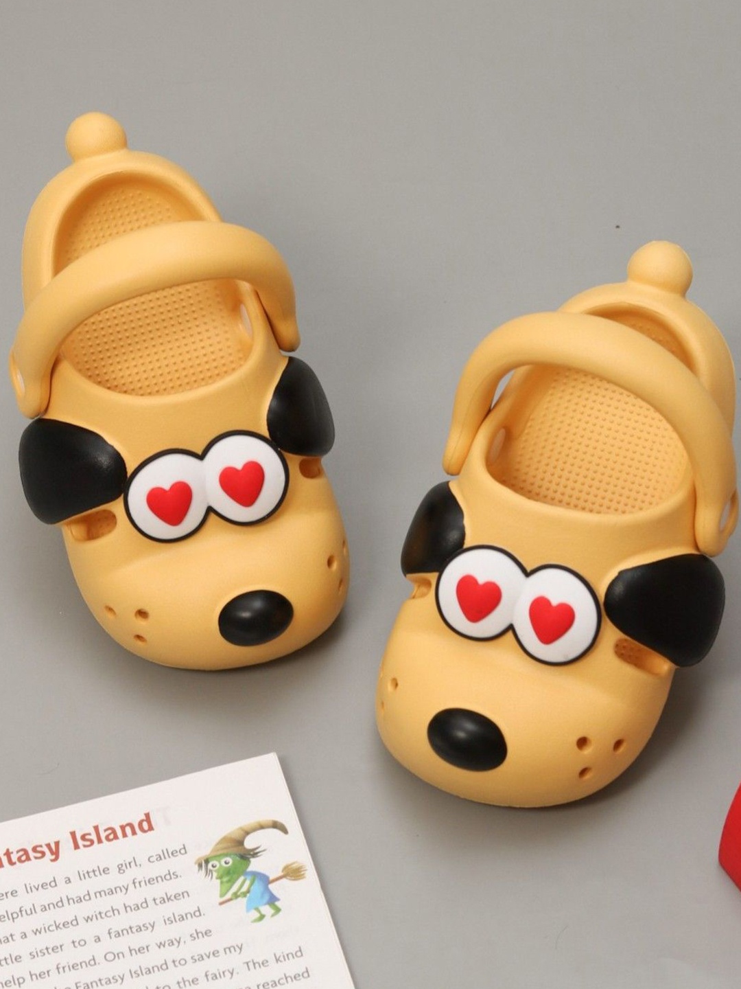 

Yellow Bee Infants Printed Textured Clogs