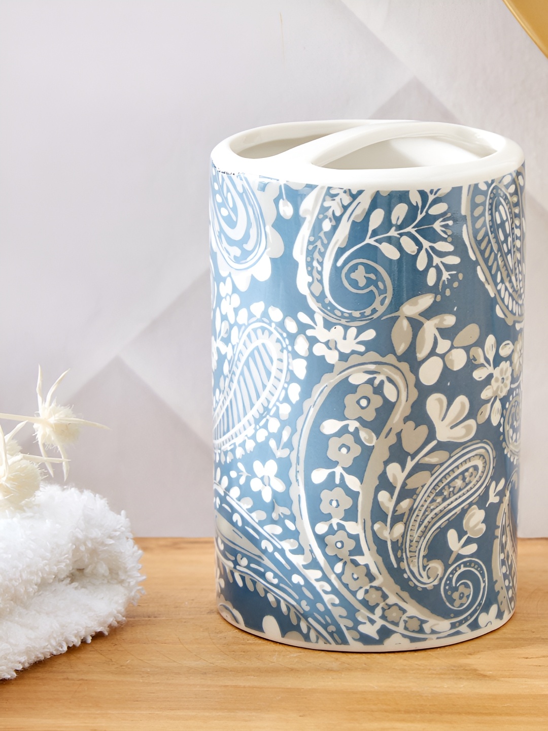 

Home Centre Mekong Kalmyk Blue & White Ethnic Motifs Ceramic Tooth Brush Holder