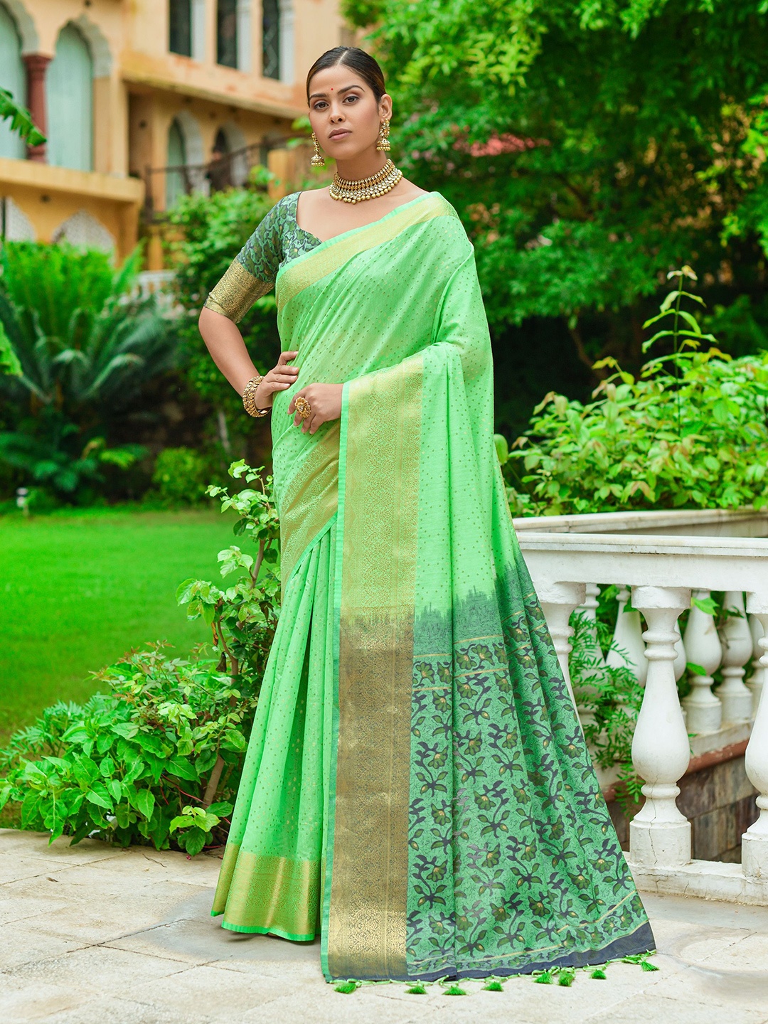 

Kandora Woven Design Zari Saree, Green