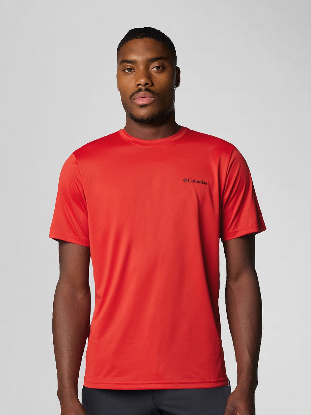 

Columbia Men Solid Round Neck T-shirt, Red