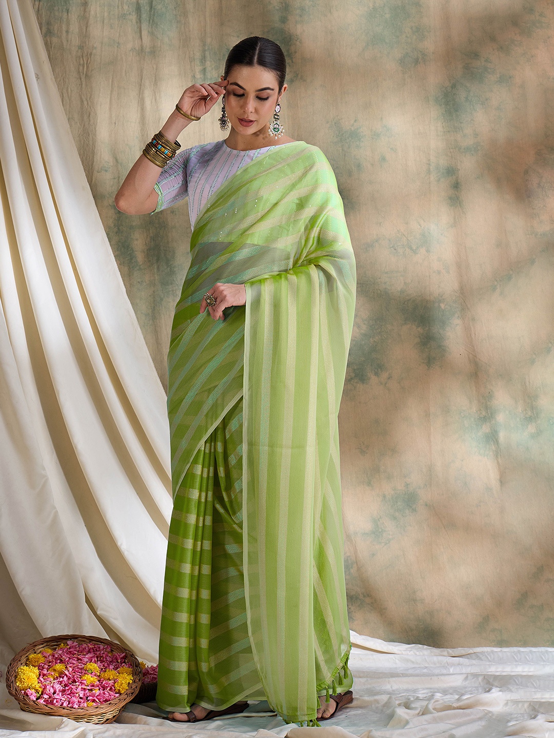 

Sangria Striped Printed Saree, Green