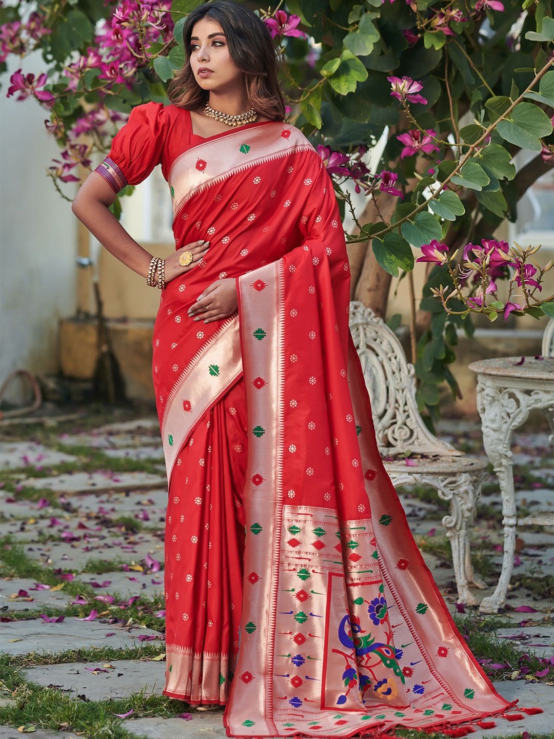 

Kandora Ethnic Motifs Zari Pure Silk Banarasi Saree, Red