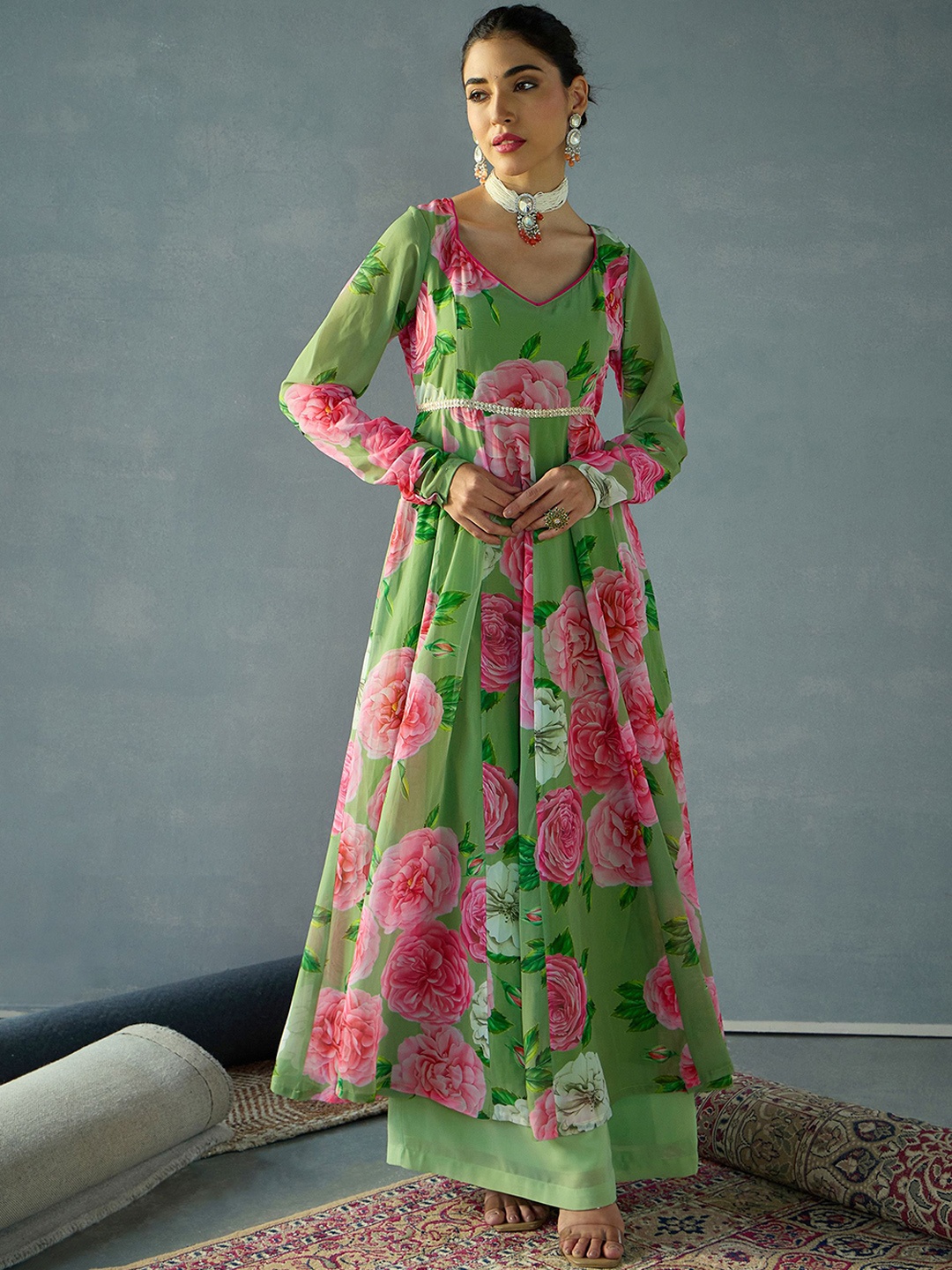 

Shae by SASSAFRAS Women Floral Printed Floral Georgette Anarkali Kurta, Green
