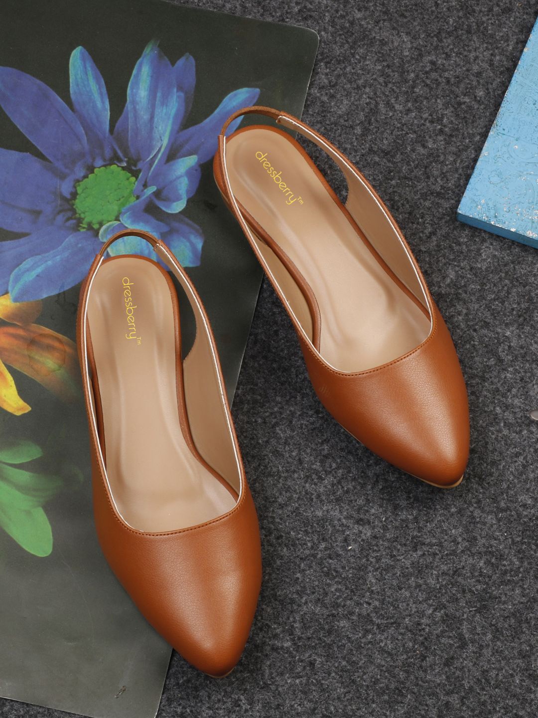 

DressBerry Women Backstrap Open Toe Flats, Tan