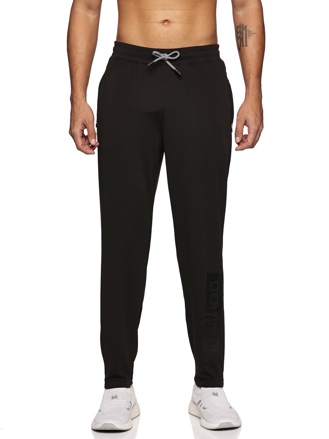 

Domin8 Men Side Pocket With Zipper Closing & Drawstring Track Pant, Black