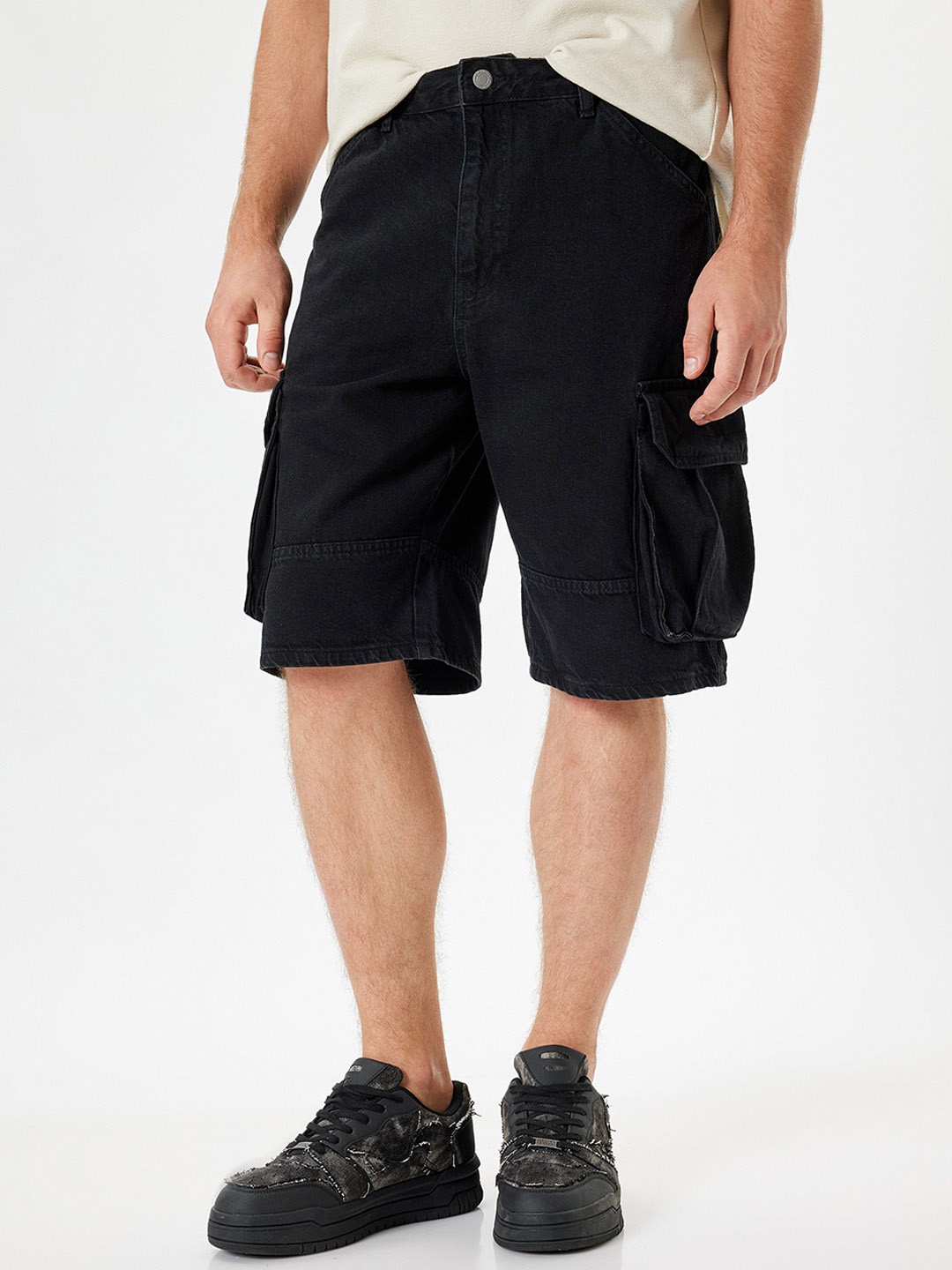 

Koton Men Mid-Rise Shorts, Black