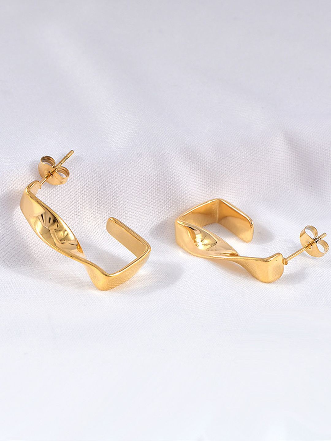 

FIMBUL Gold Plated Geometric Drop Earrings