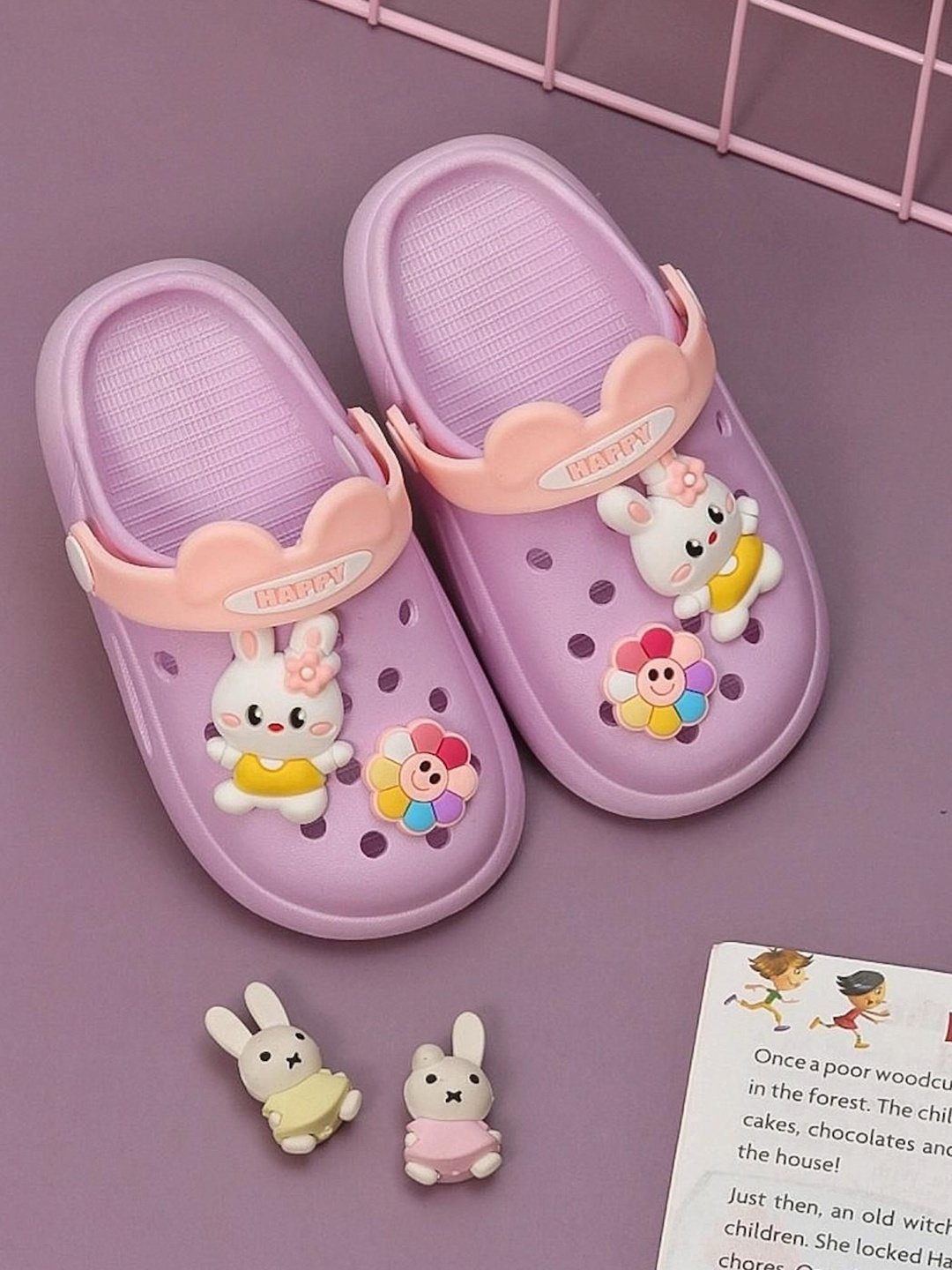 

Yellow Bee Infants Textured Clogs, Purple