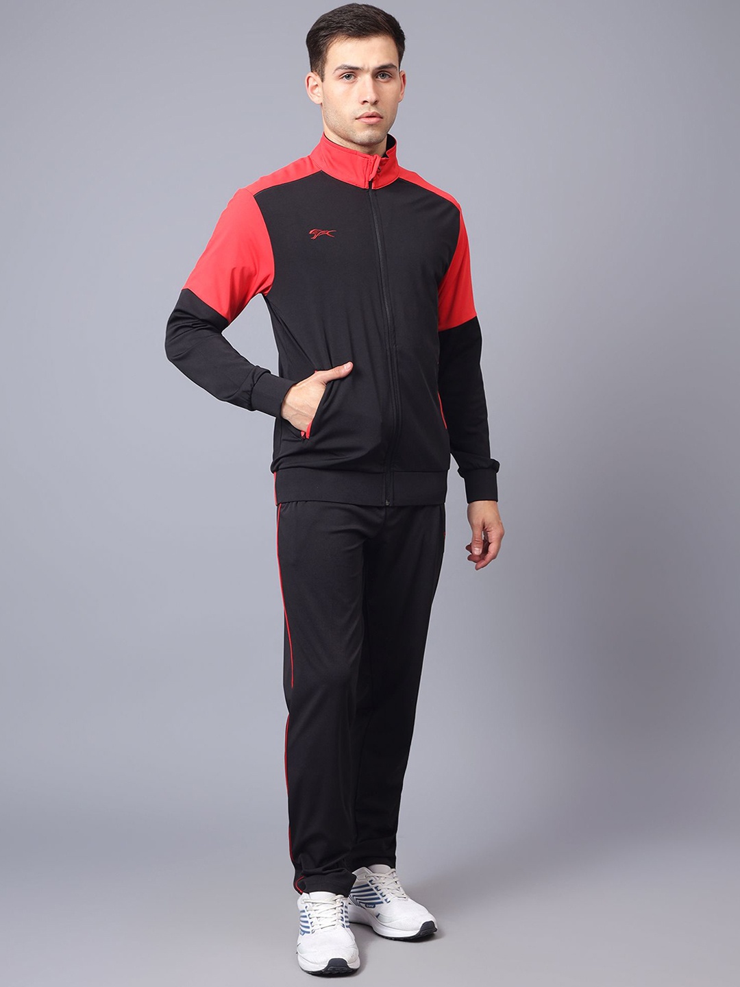 

Shiv Naresh Men Colourblocked Mock Collar Tracksuit, Black