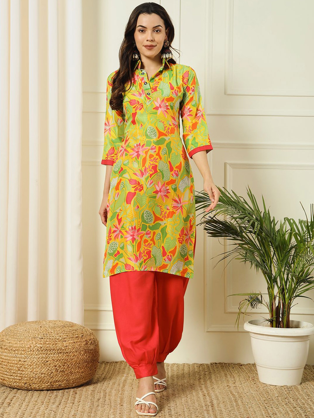 

Divyadham Textiles Women Floral Printed Regular Kurti with Patiala, Green