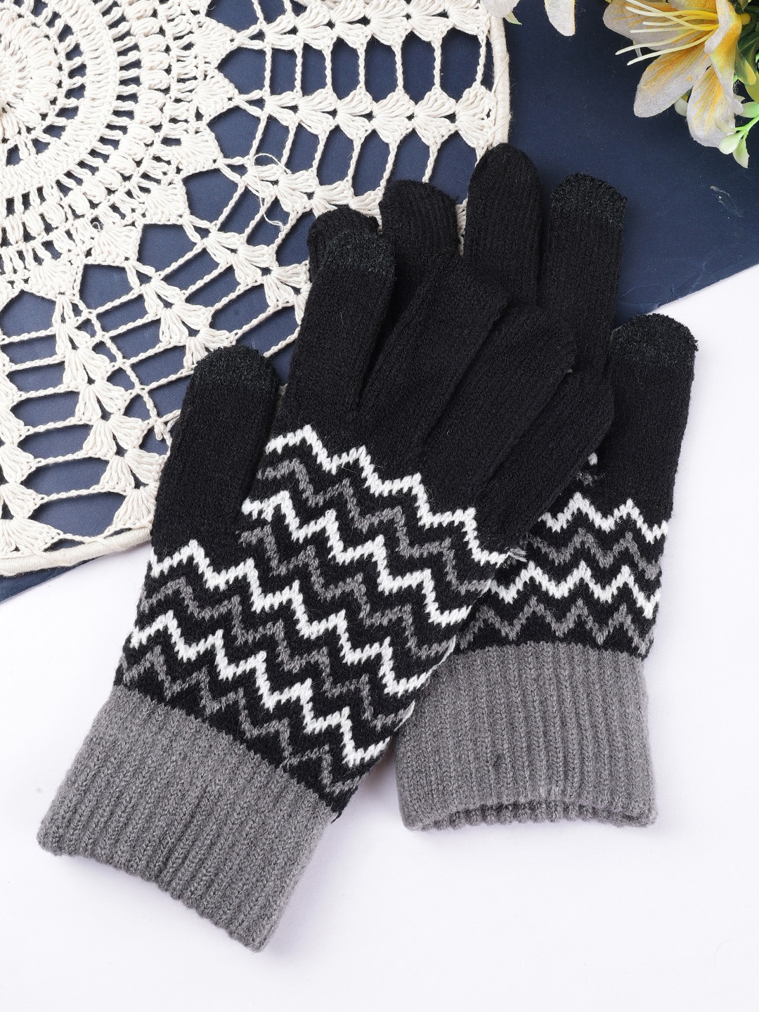 

ELLIS Unisex Patterned Acrylic Touchscreen Gloves, Black