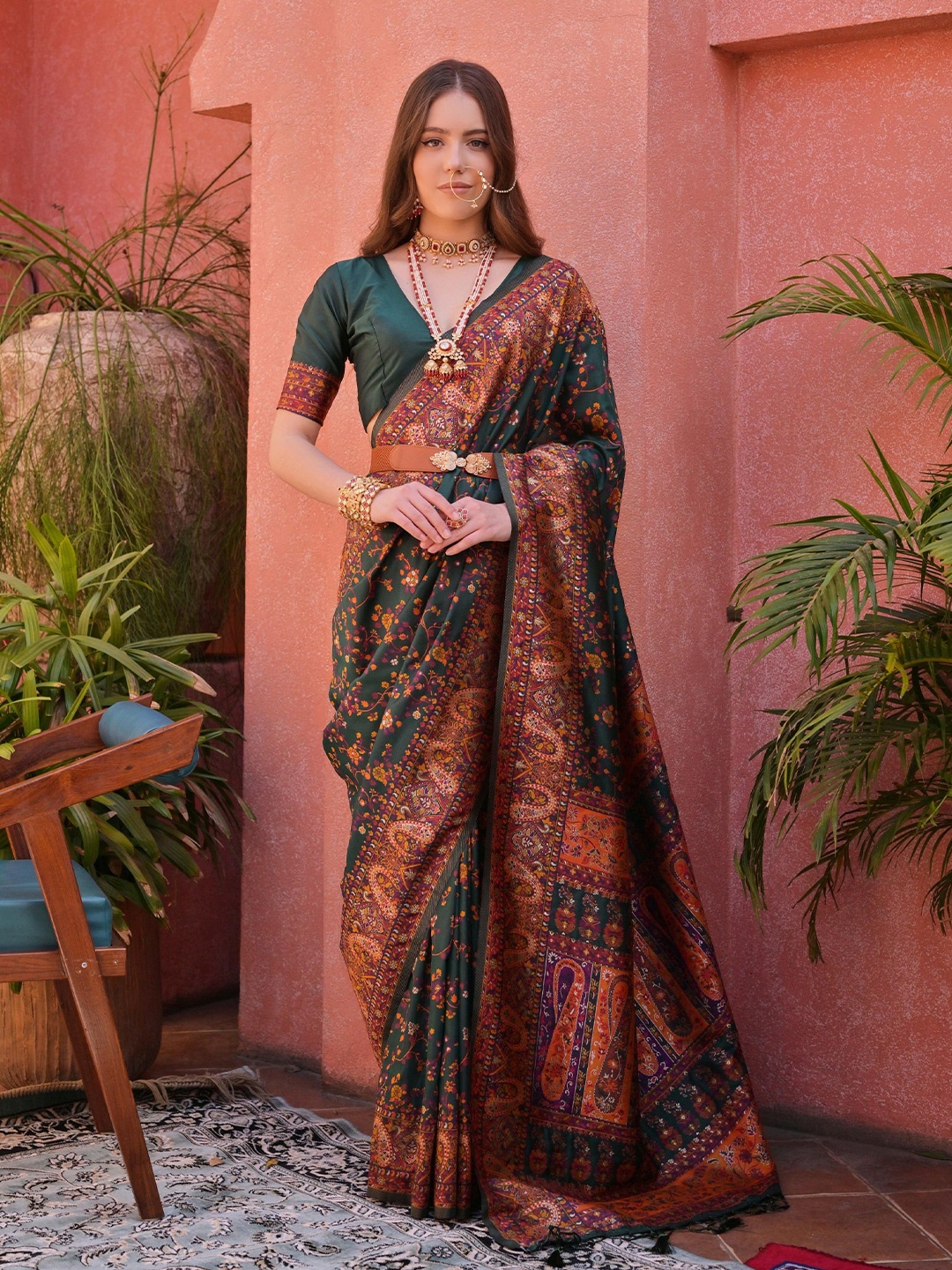 

Kandora Woven Design Zari Pure Silk Saree, Green